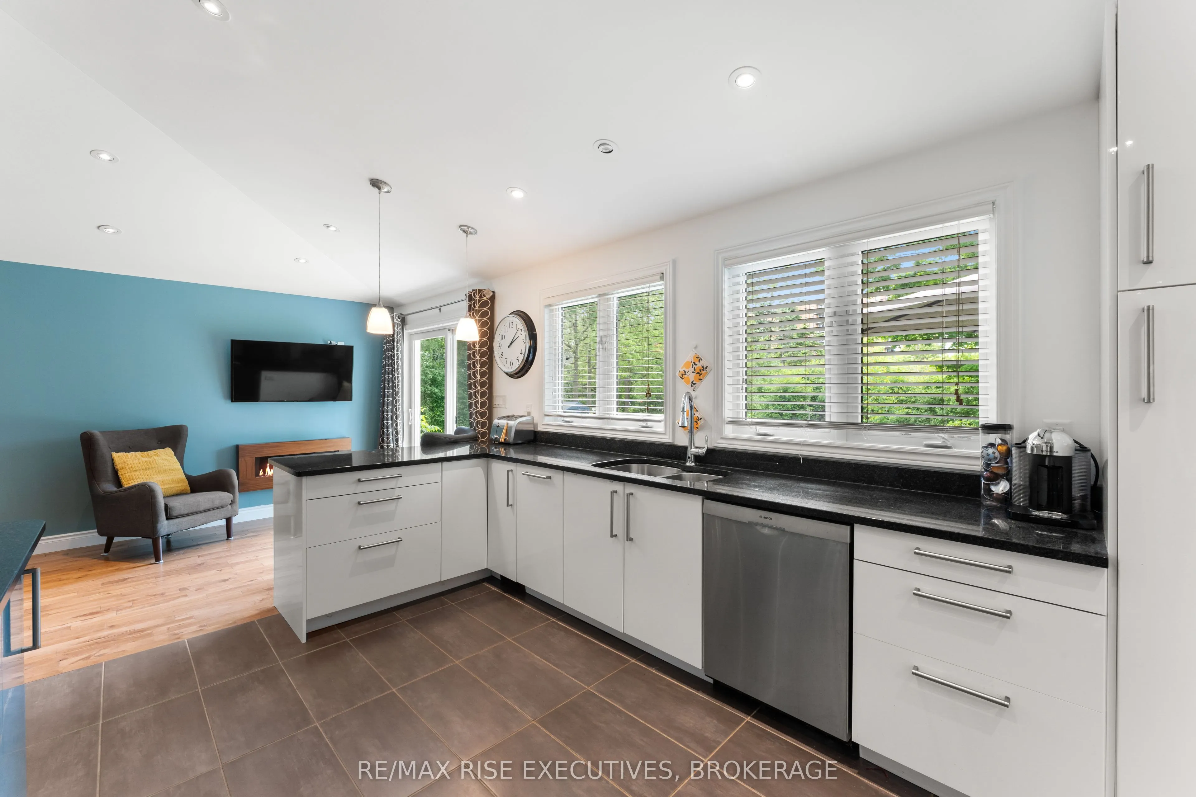 115 Fairway Hill Crescent