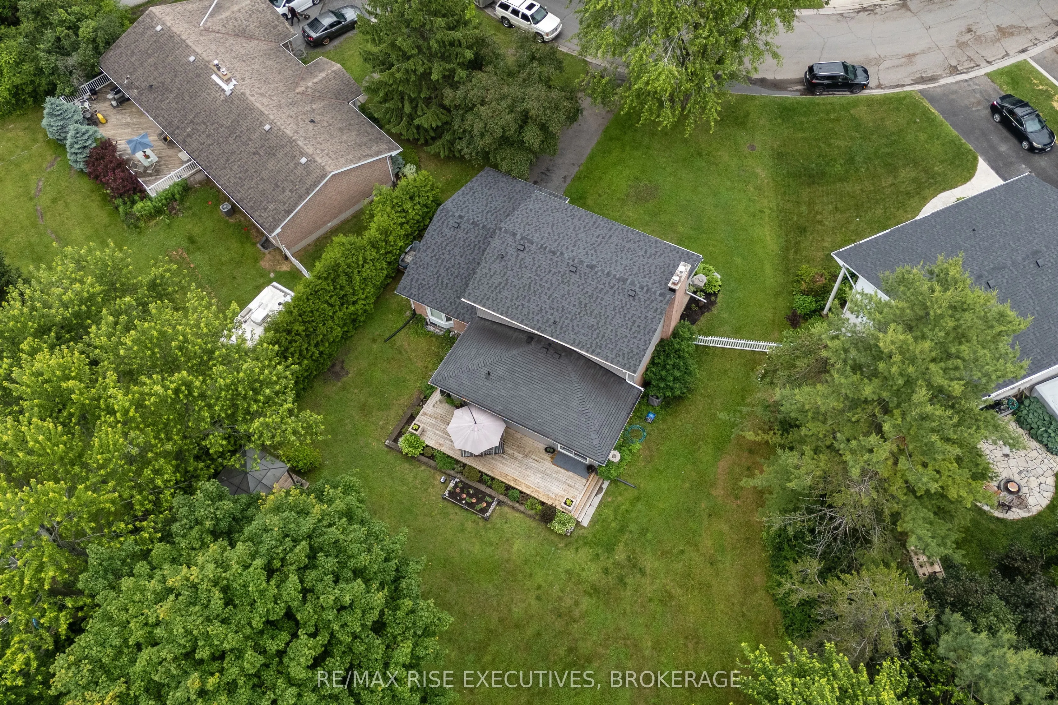 115 Fairway Hill Crescent