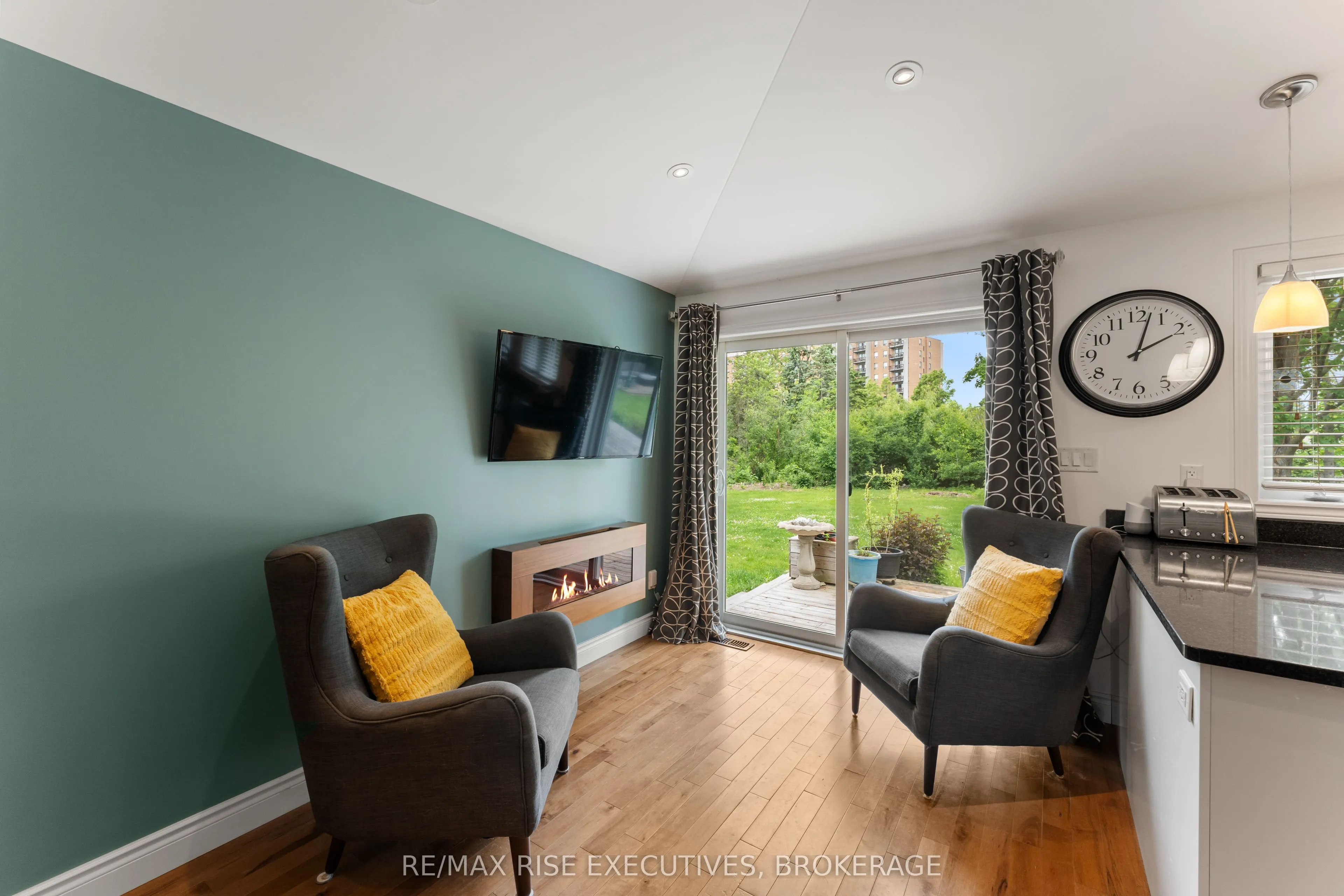 115 Fairway Hill Crescent