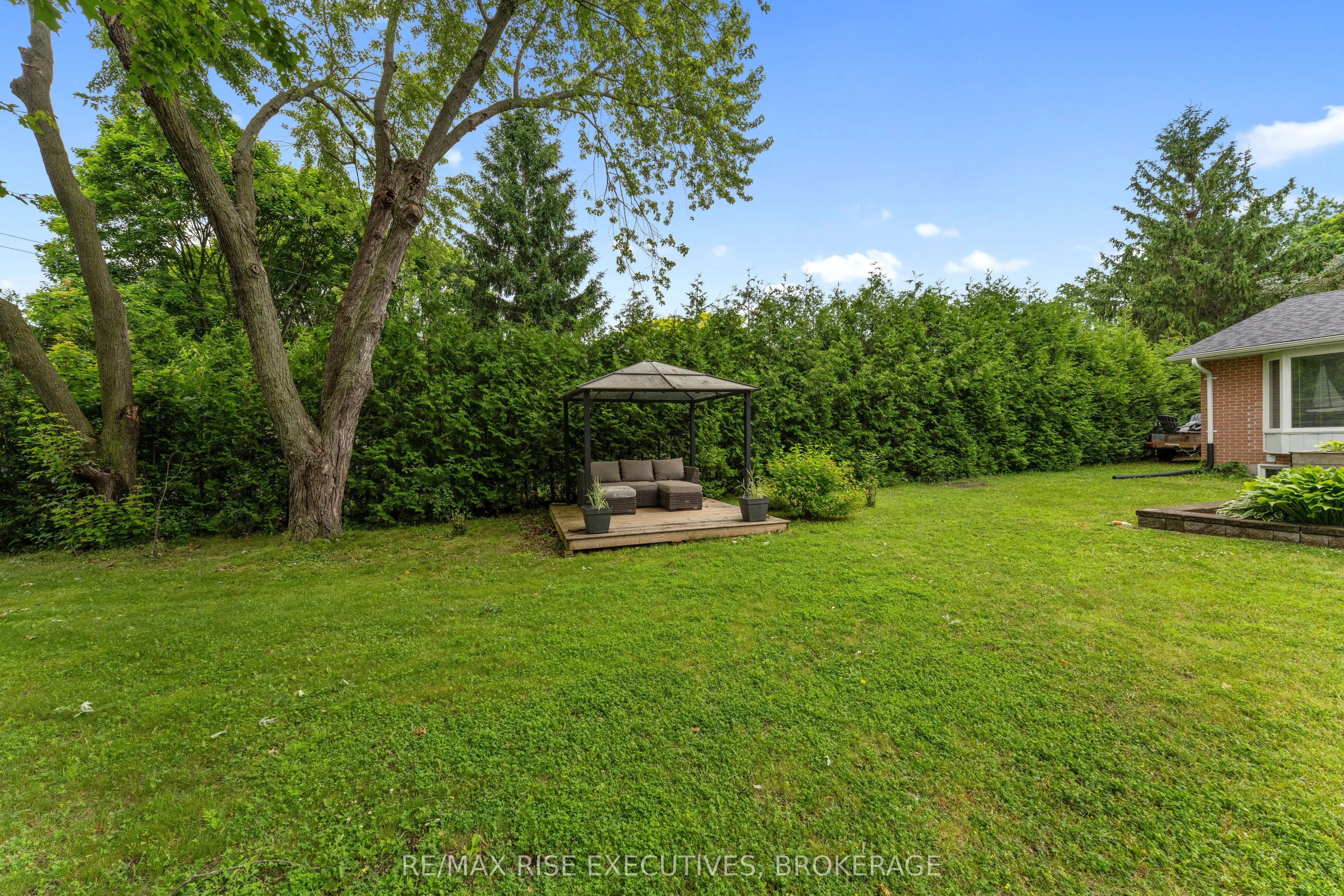 115 Fairway Hill Crescent