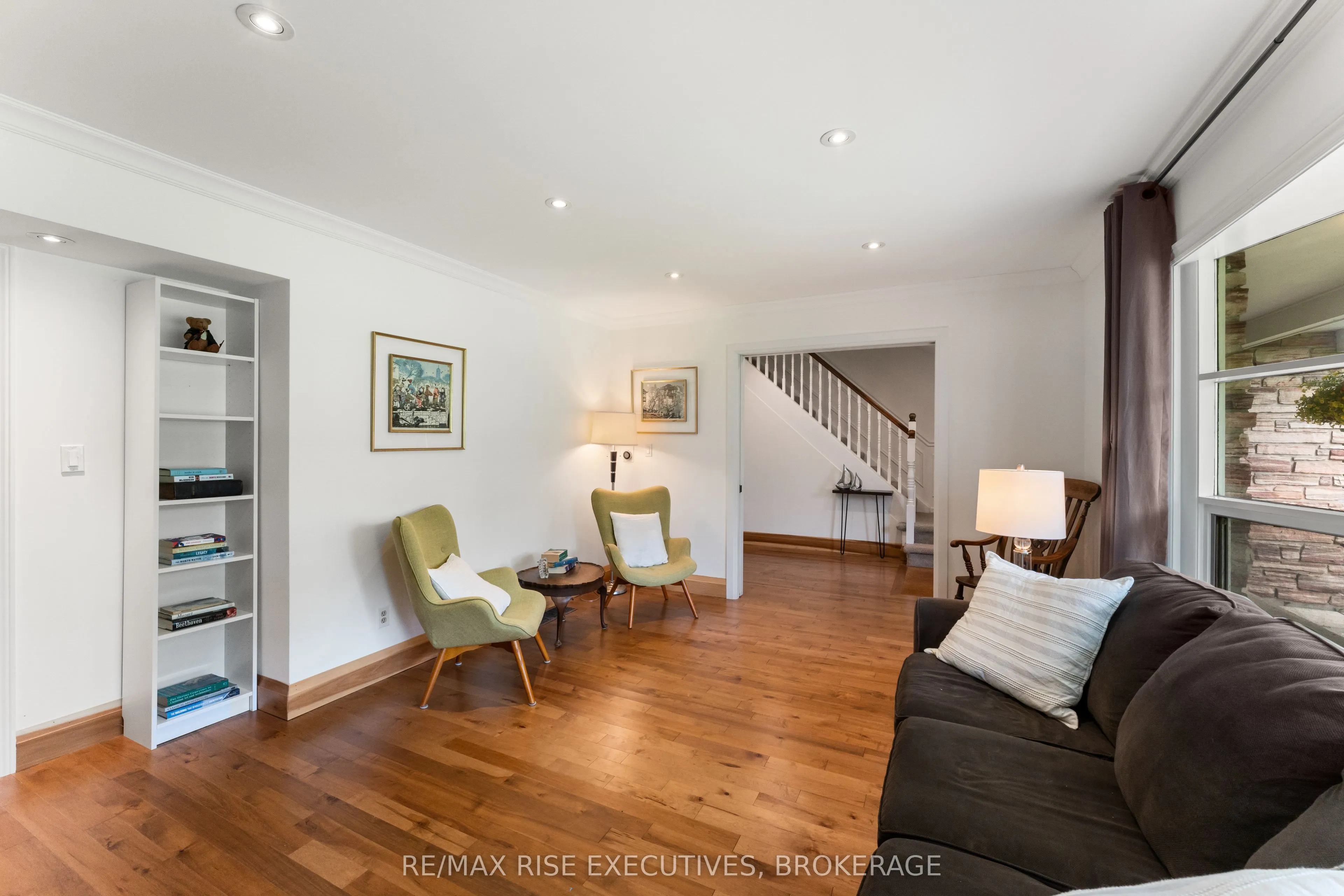 115 Fairway Hill Crescent