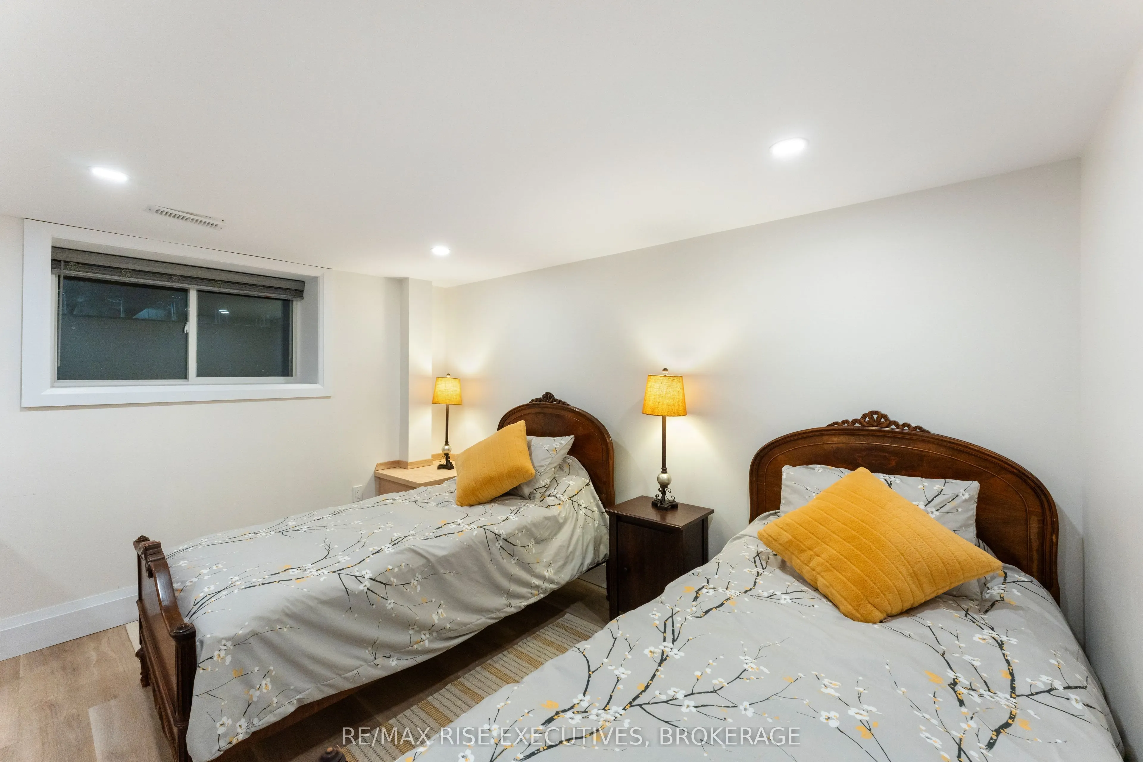 115 Fairway Hill Crescent