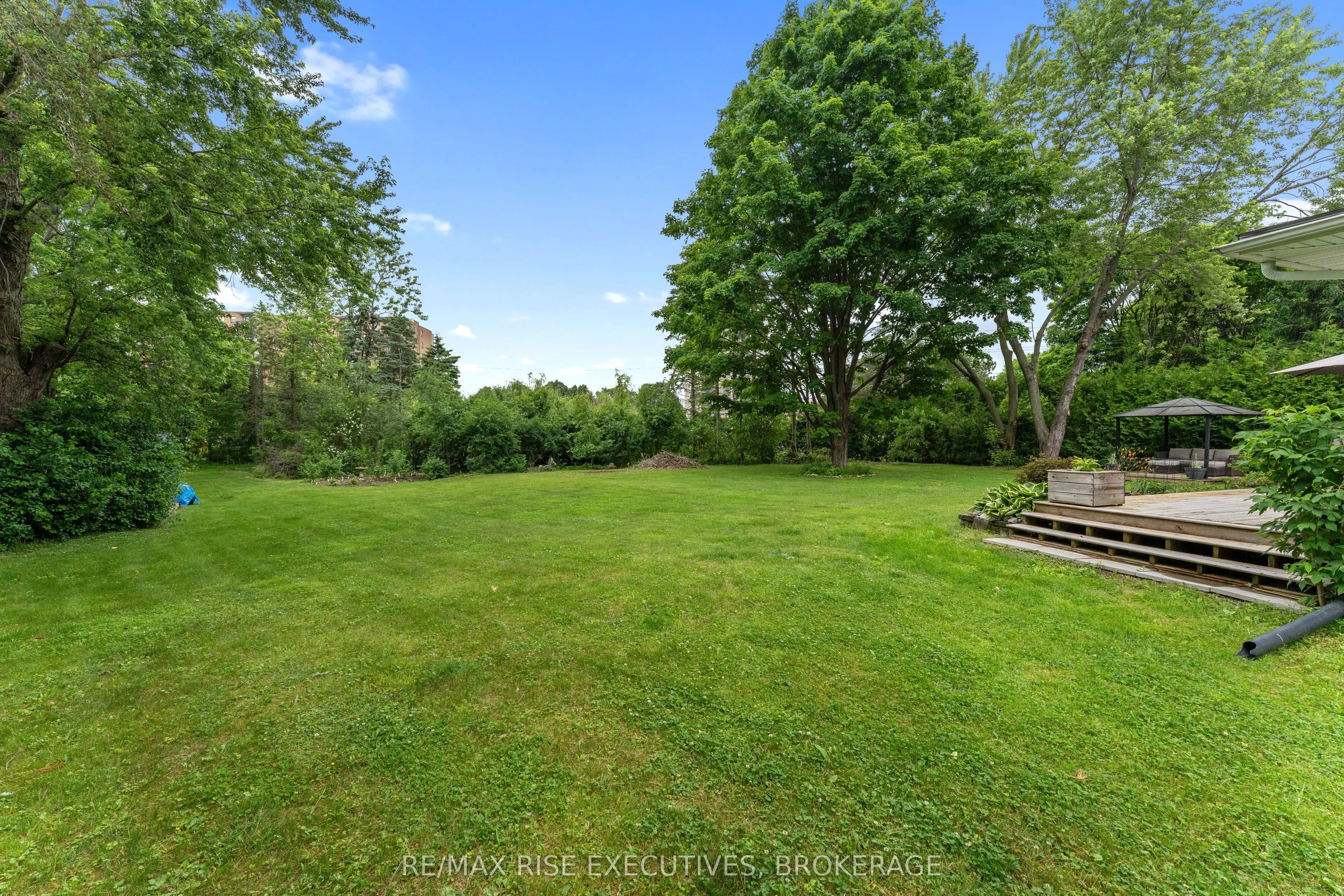 115 Fairway Hill Crescent