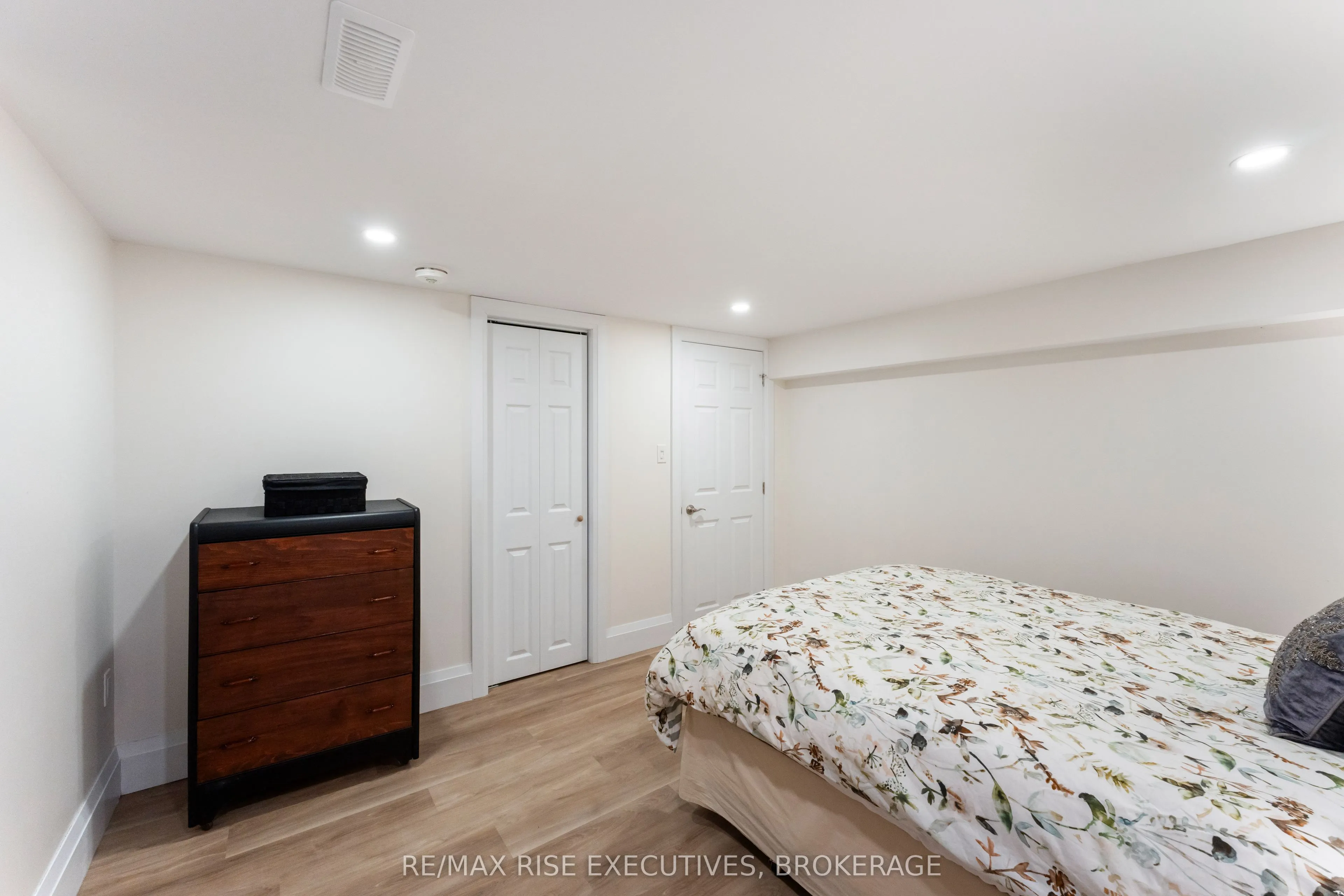 115 Fairway Hill Crescent