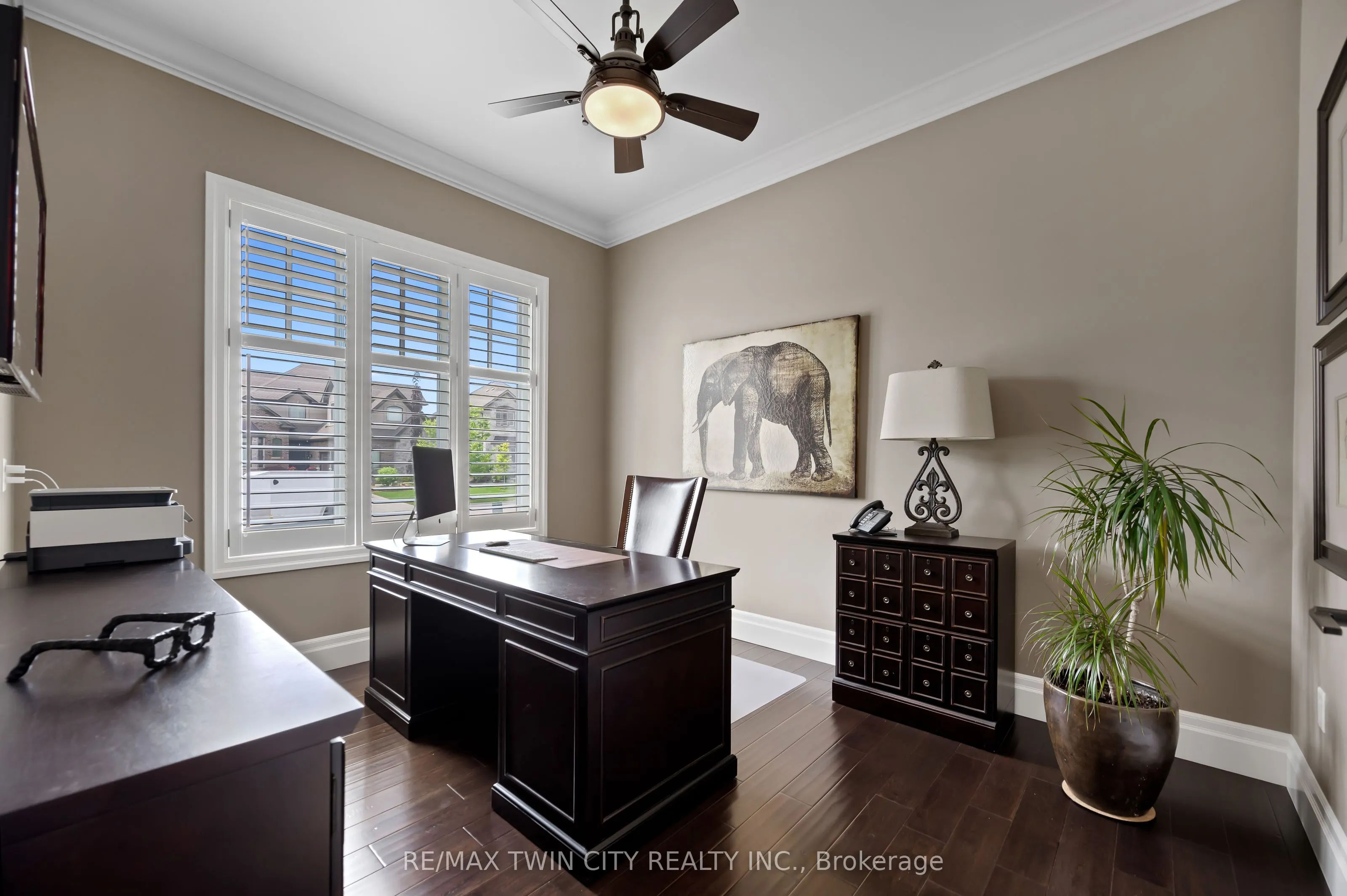 546 Manor Ridge Crescent