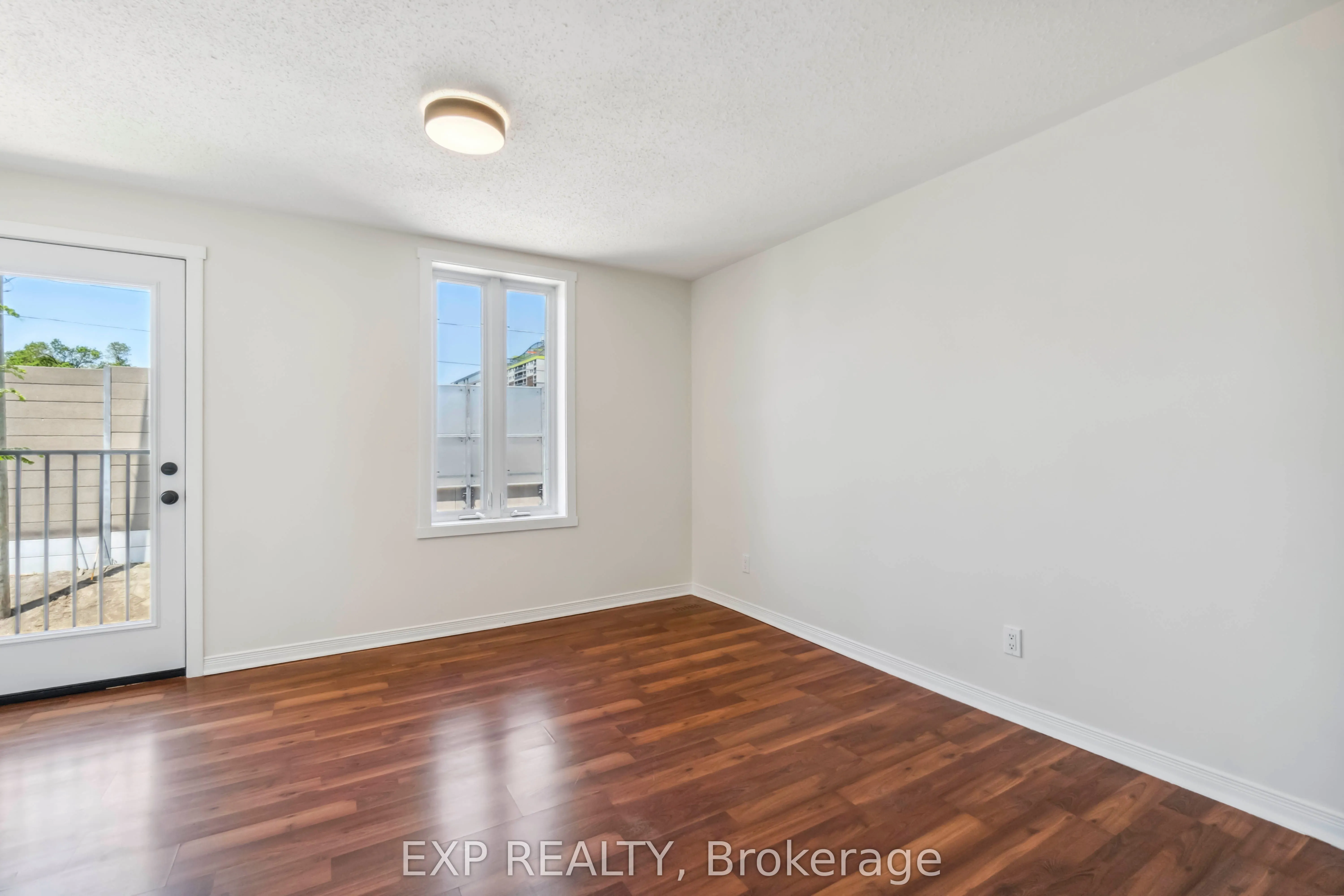 8 Orangeville Street