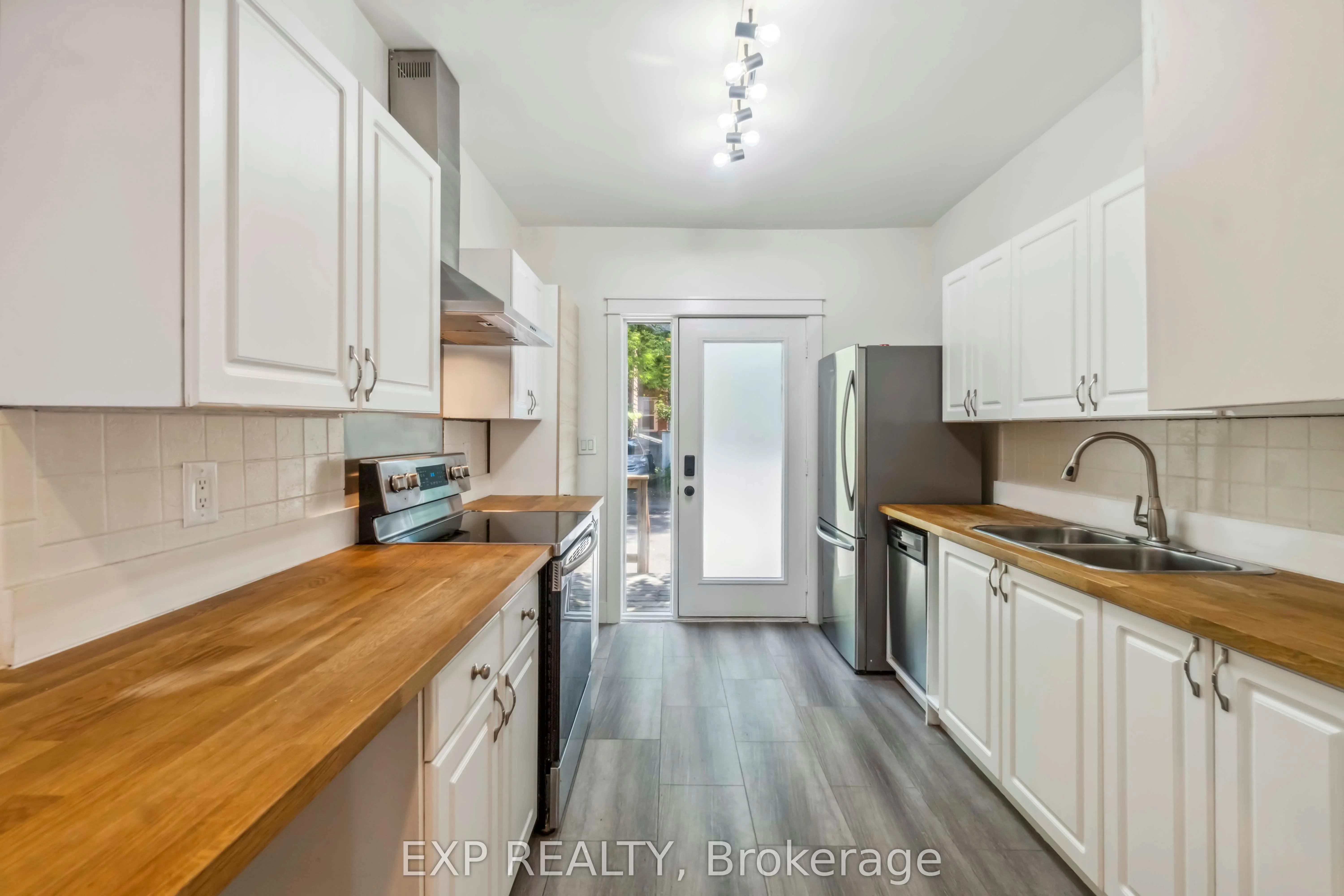 8 Orangeville Street