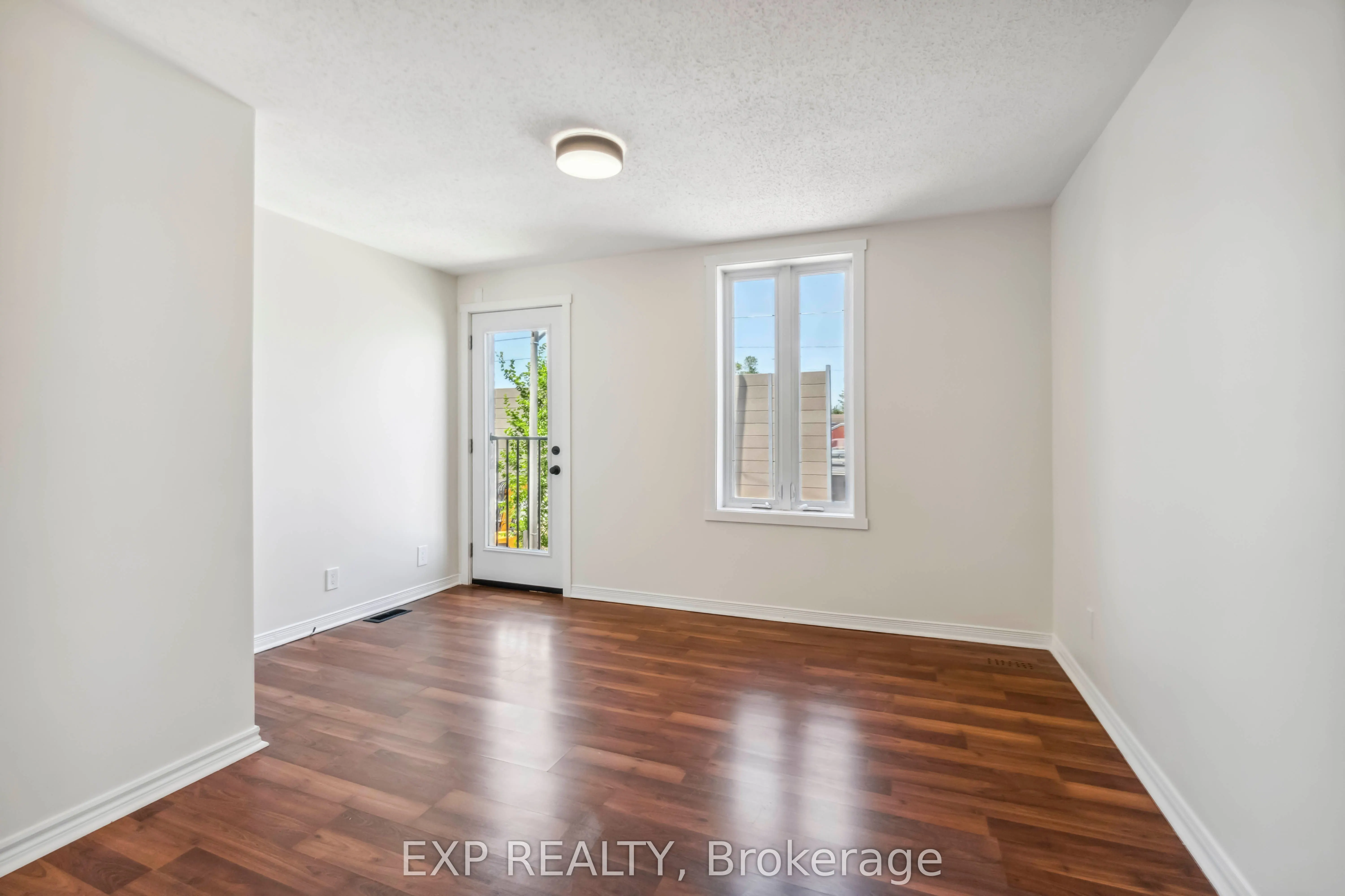 8 Orangeville Street