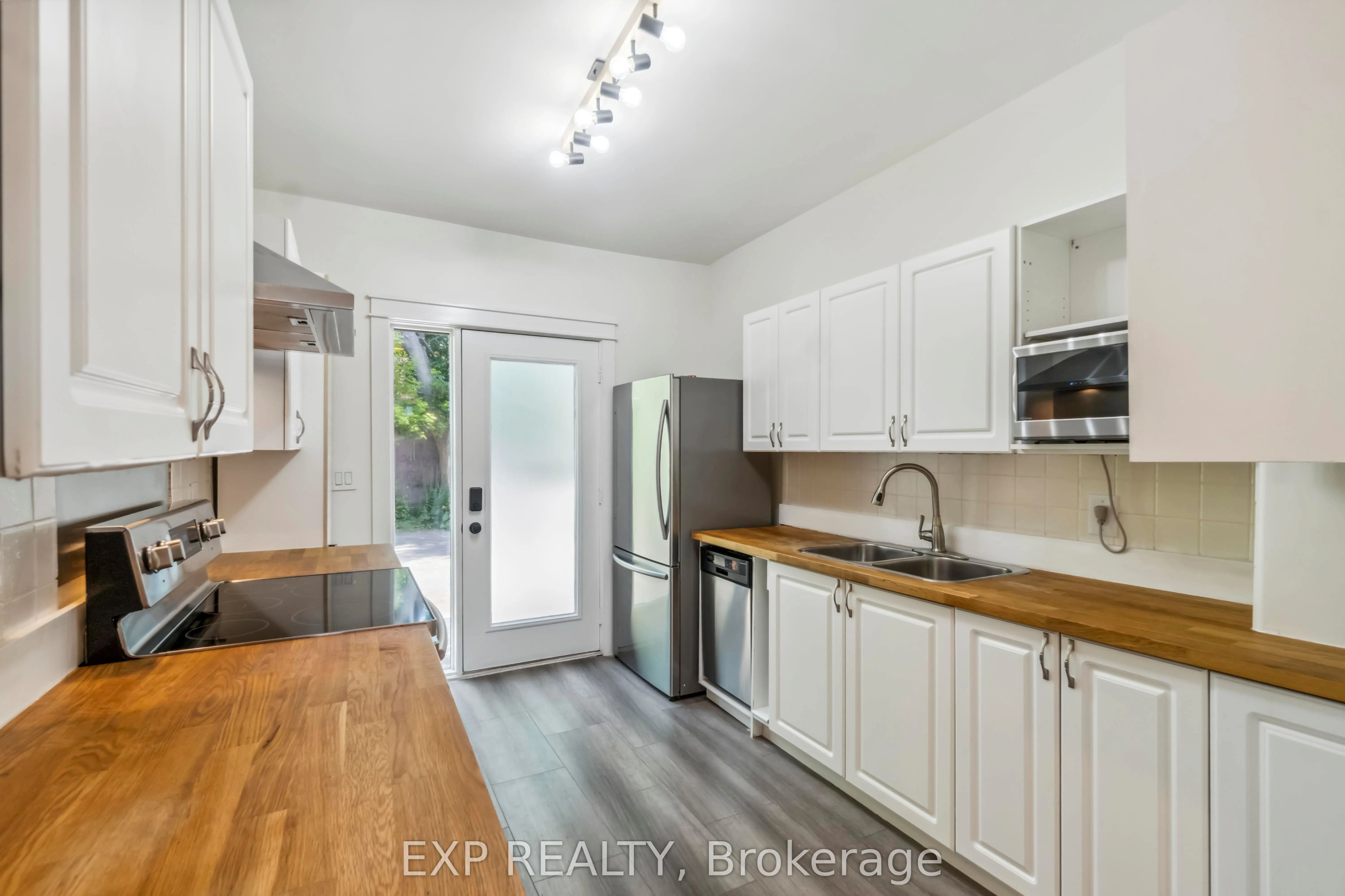 8 Orangeville Street