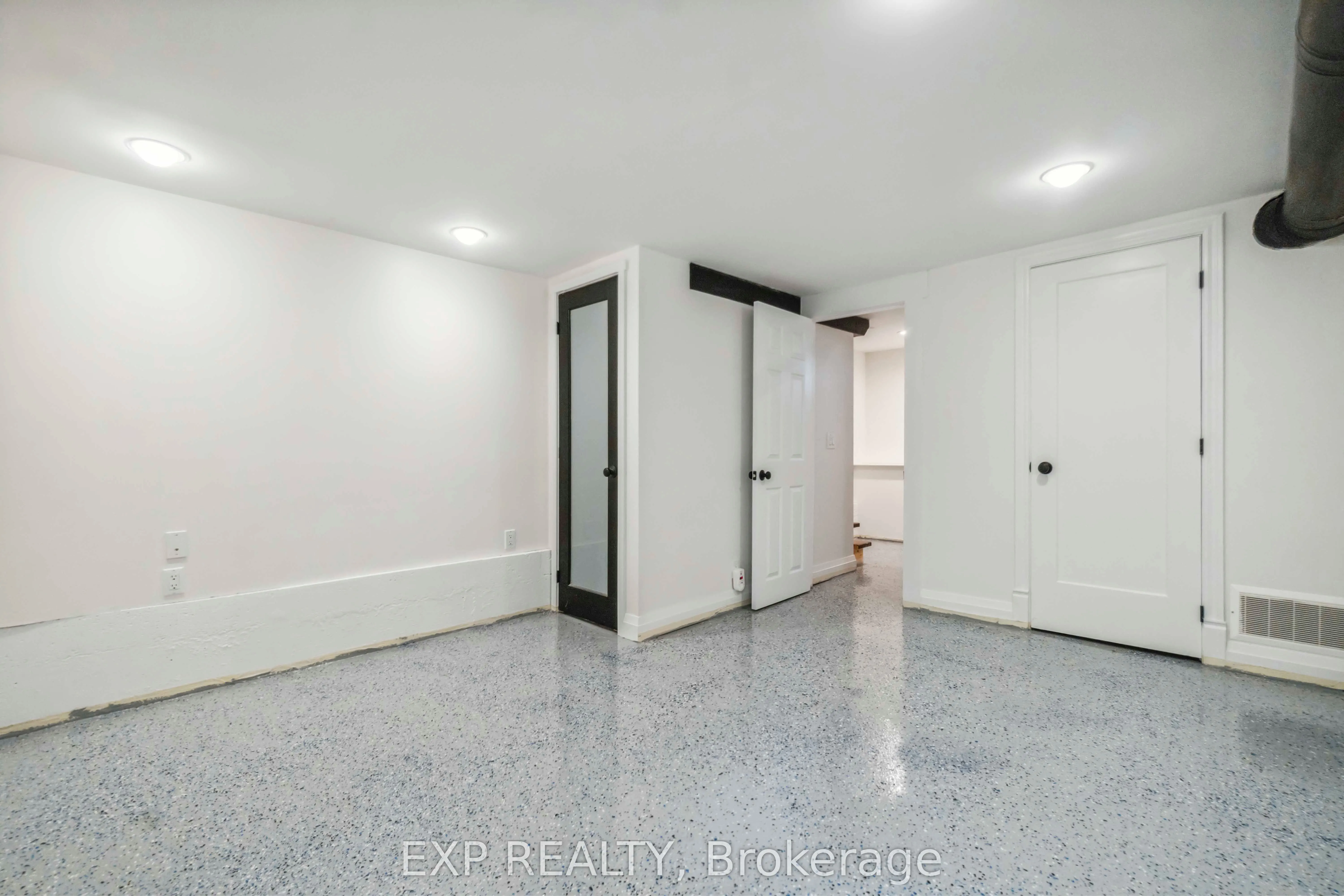 8 Orangeville Street