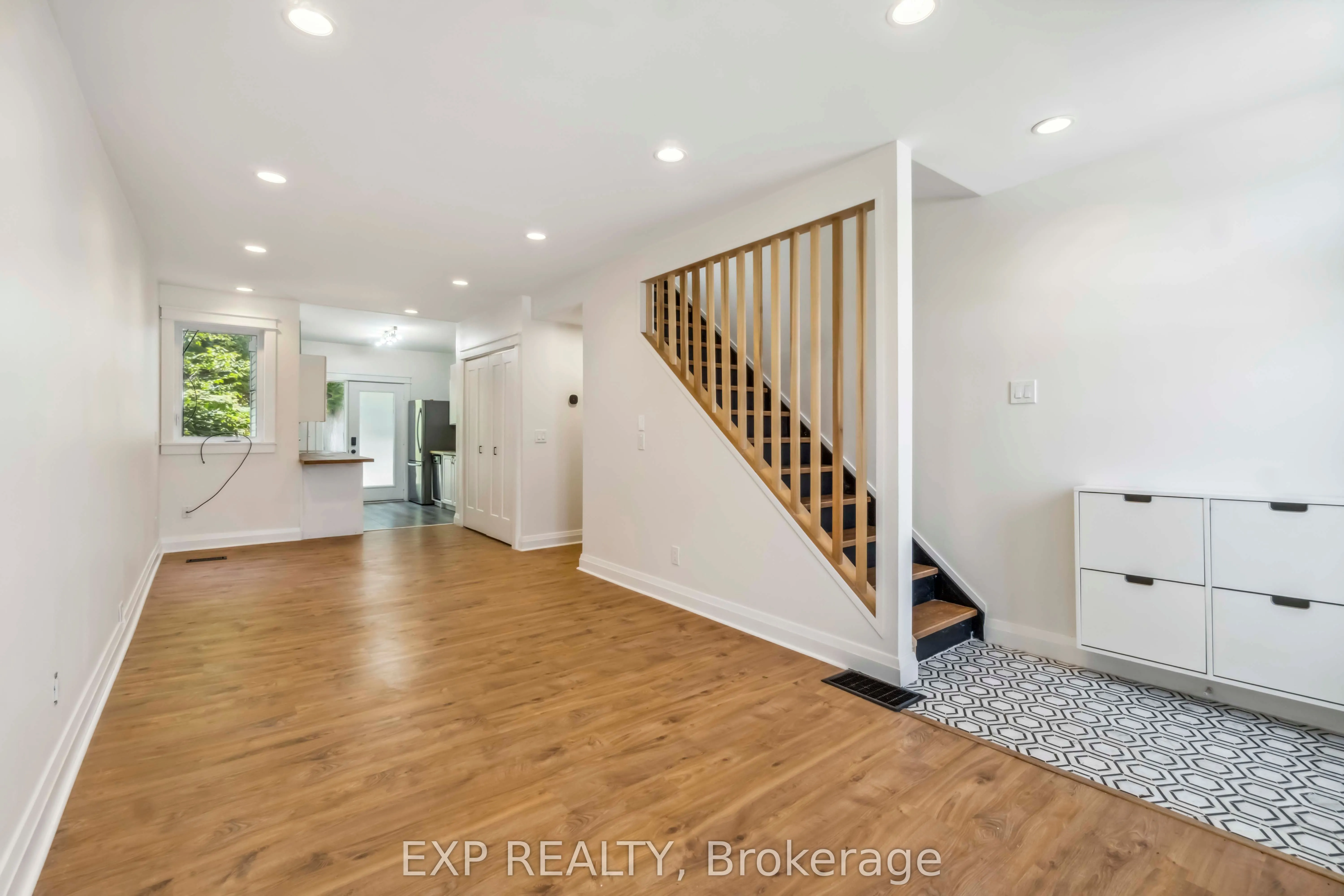 8 Orangeville Street