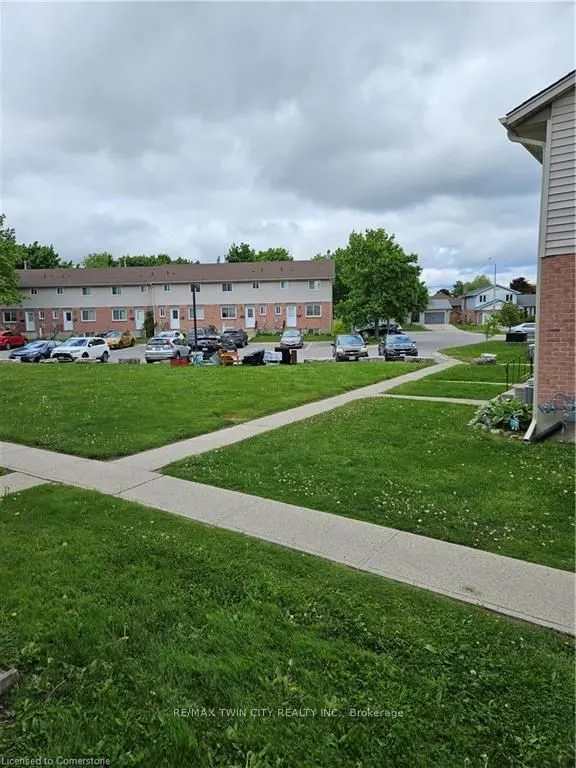 485 Springbank Avenue N, #23