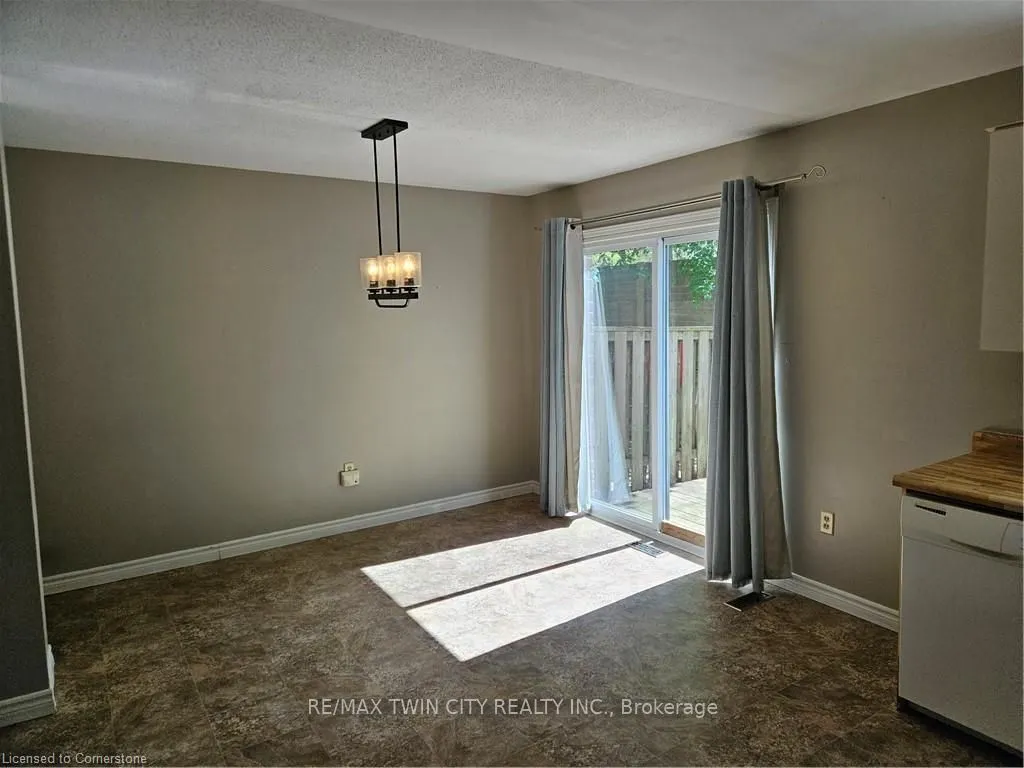 485 Springbank Avenue N, #23