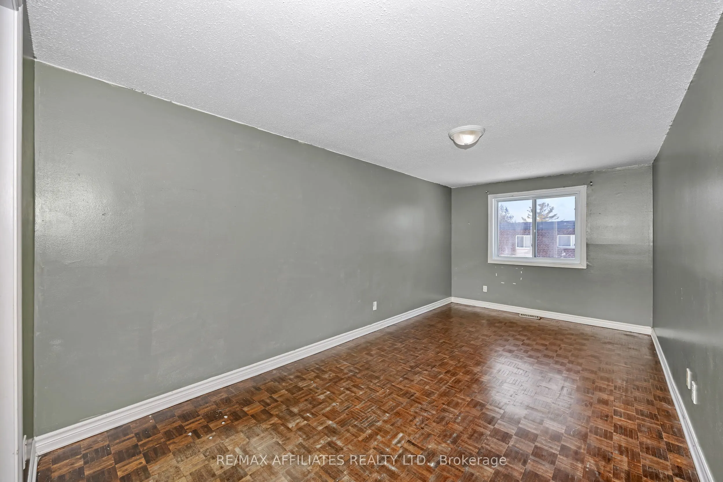 392 Garden Glen Private, #67