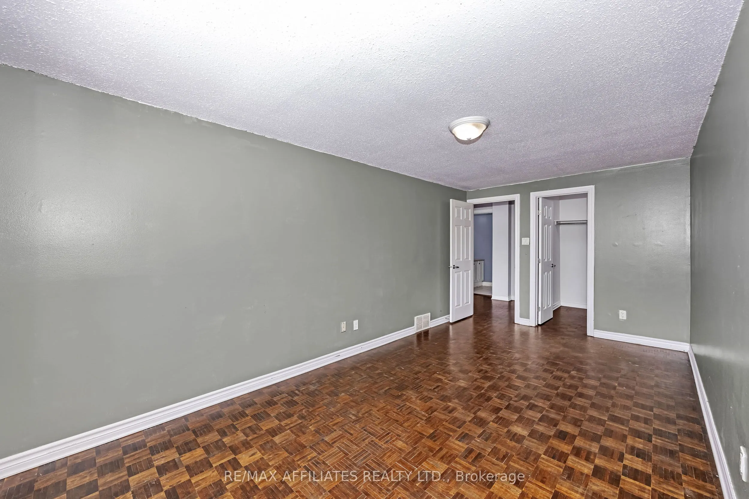 392 Garden Glen Private, #67