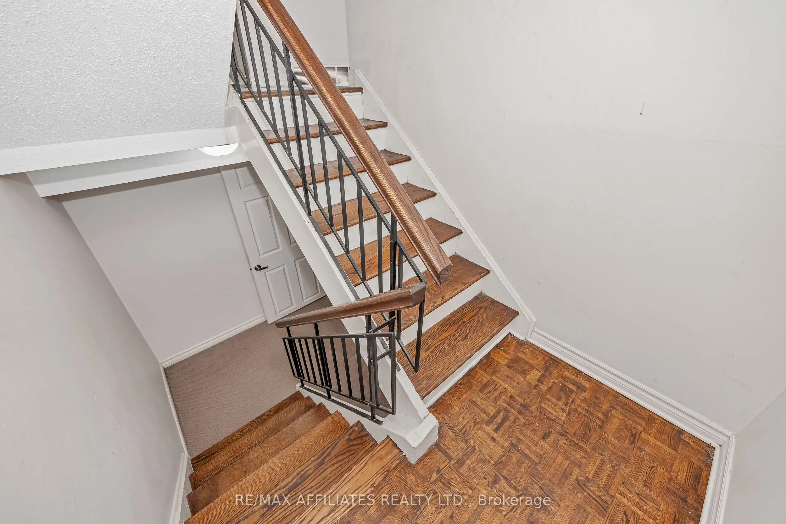 392 Garden Glen Private, #67