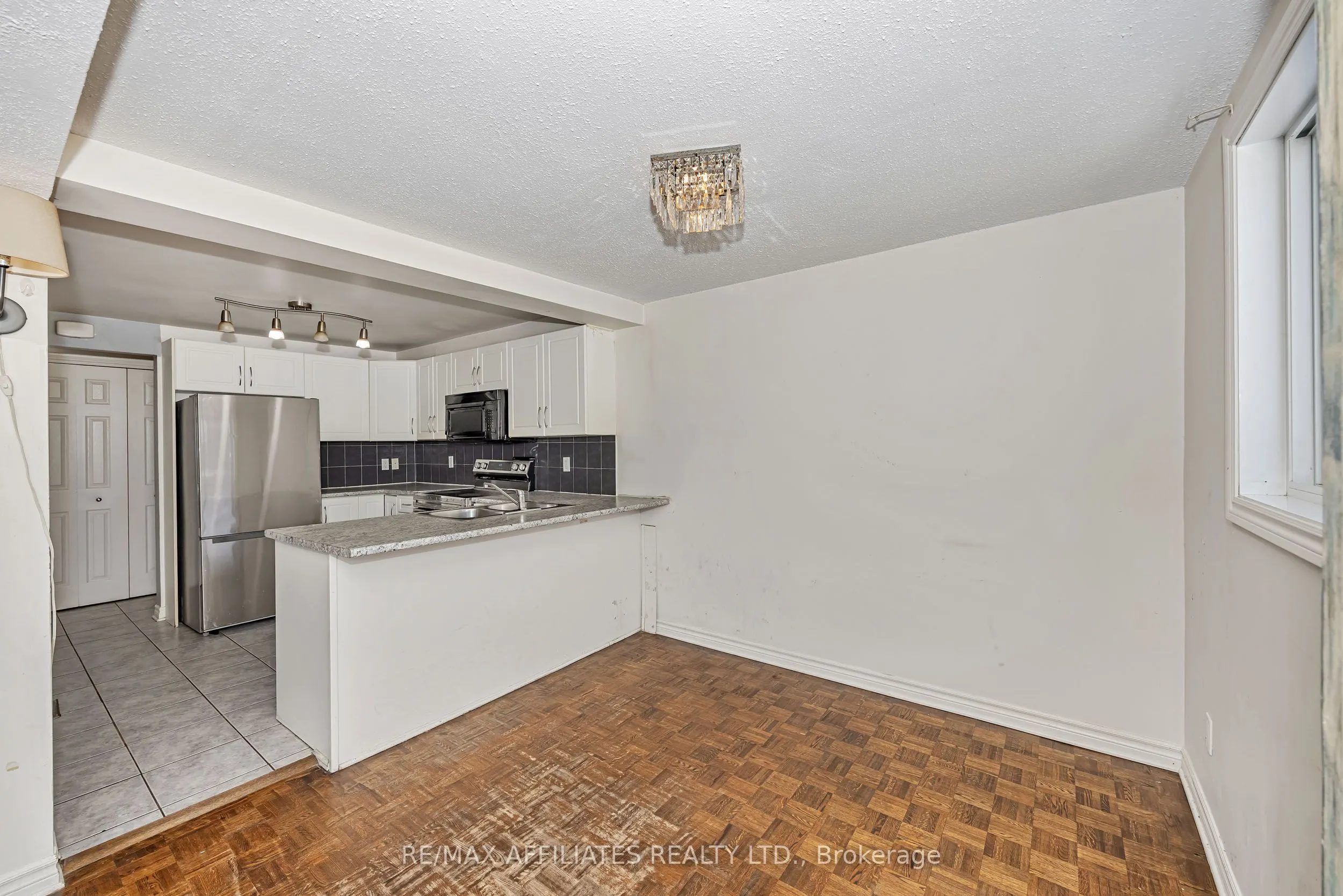 392 Garden Glen Private, #67