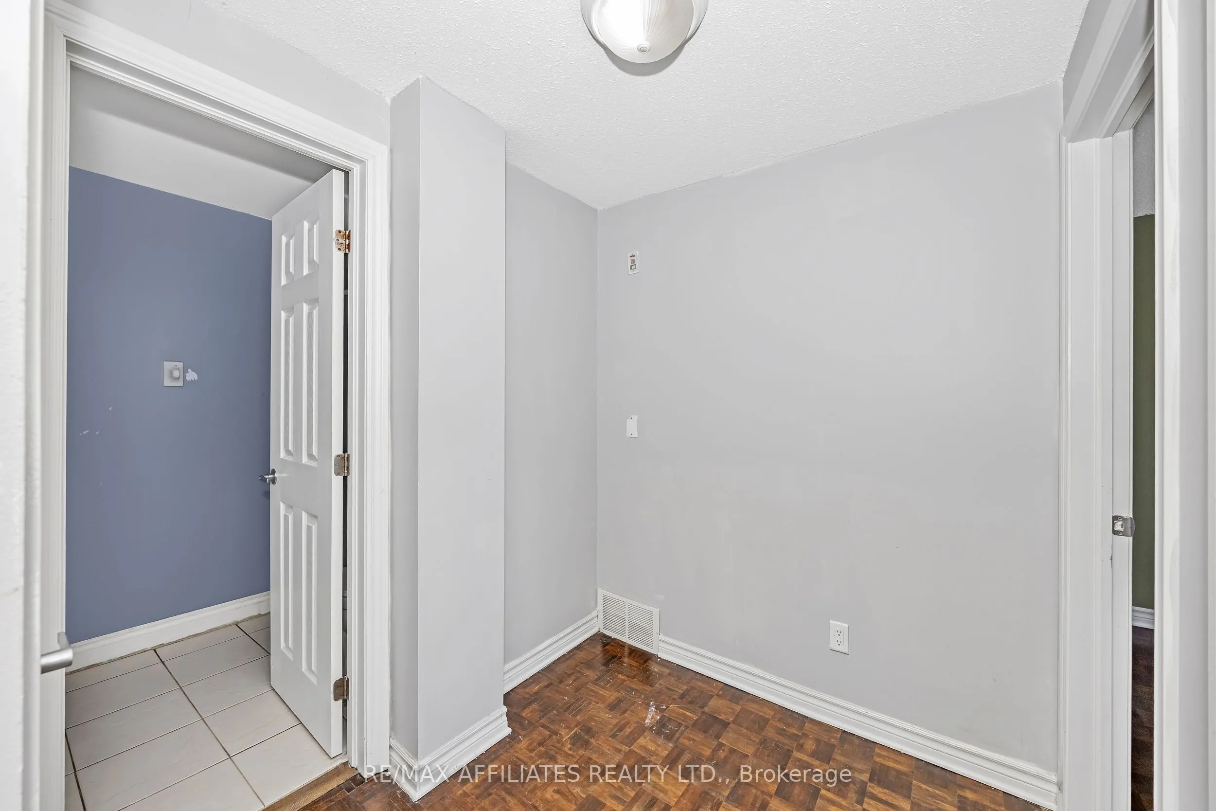 392 Garden Glen Private, #67