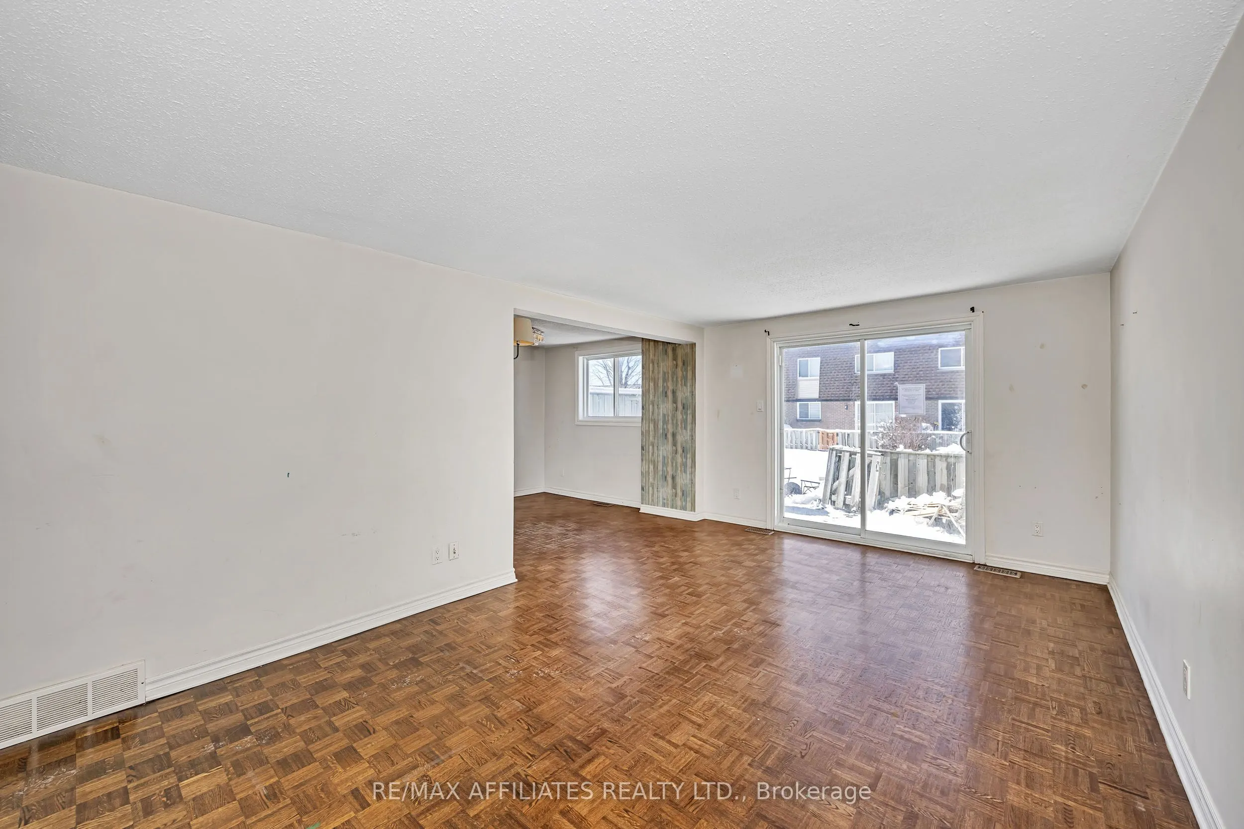 392 Garden Glen Private, #67