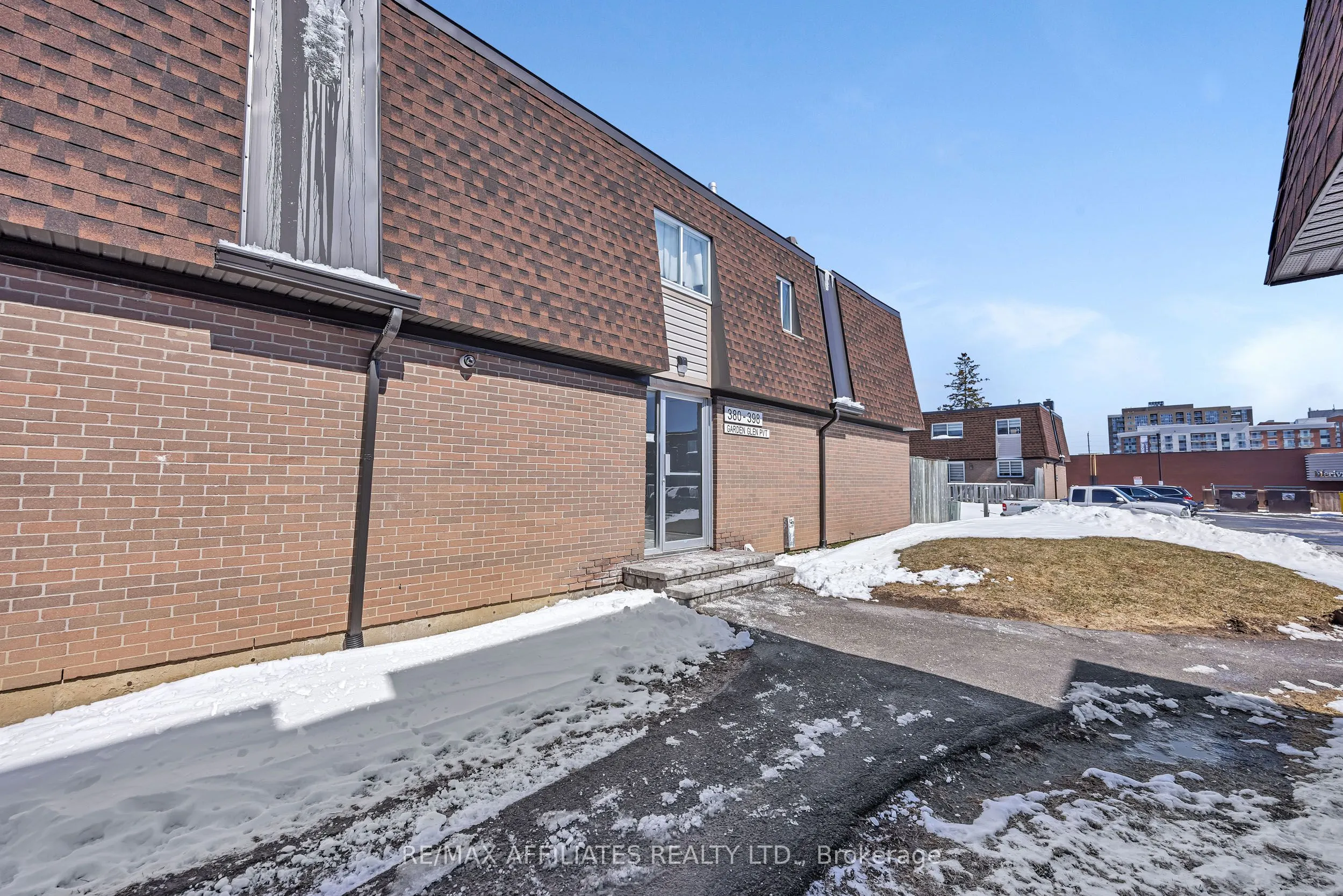 392 Garden Glen Private, #67