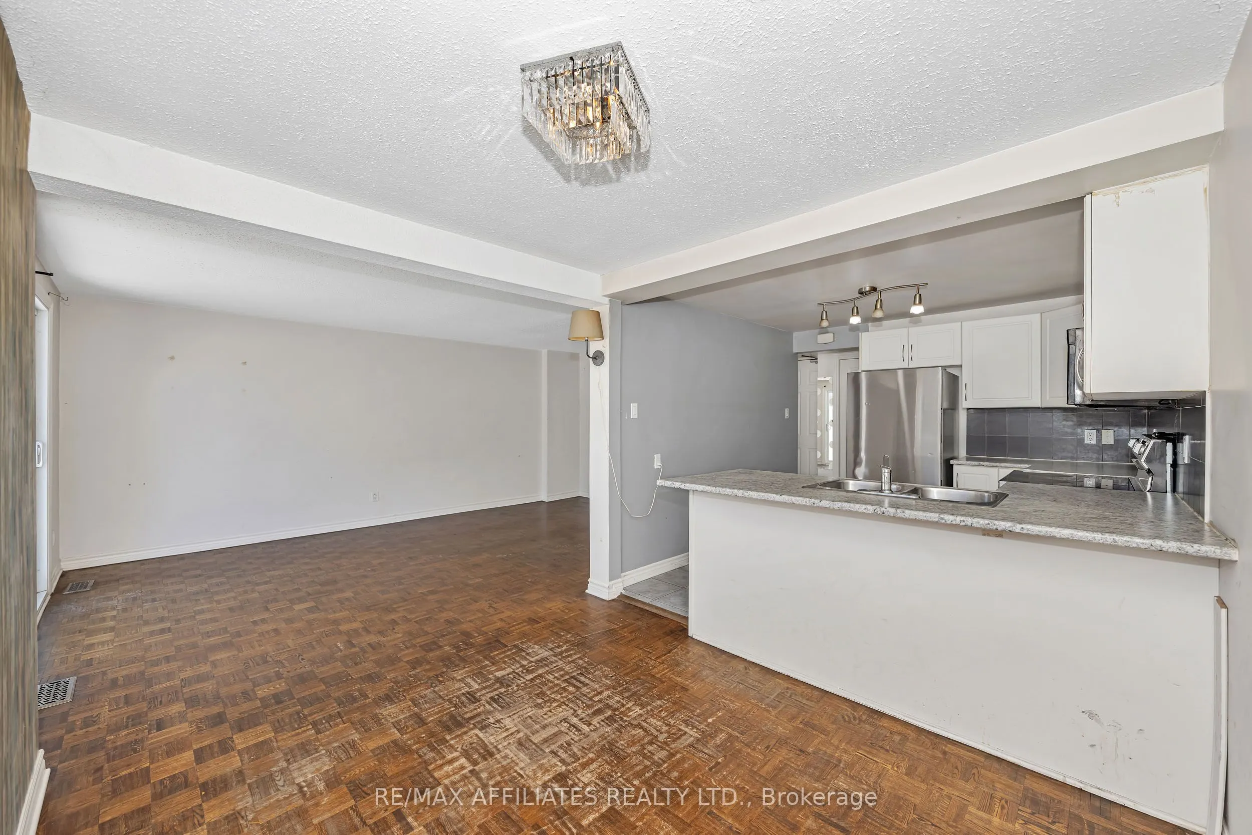 392 Garden Glen Private, #67
