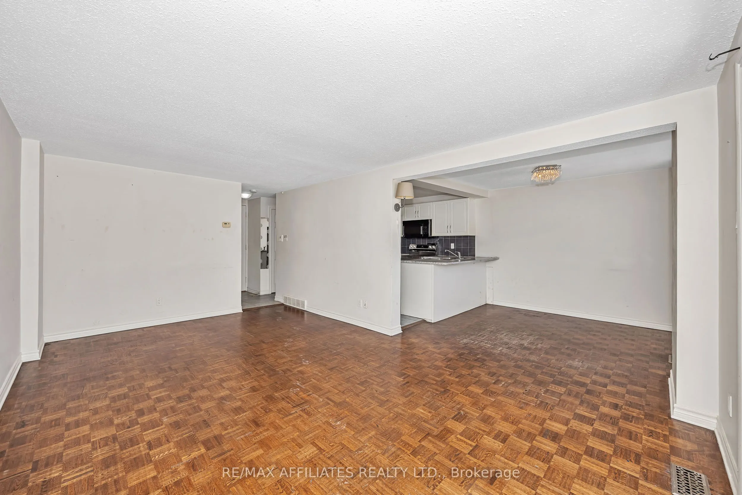 392 Garden Glen Private, #67