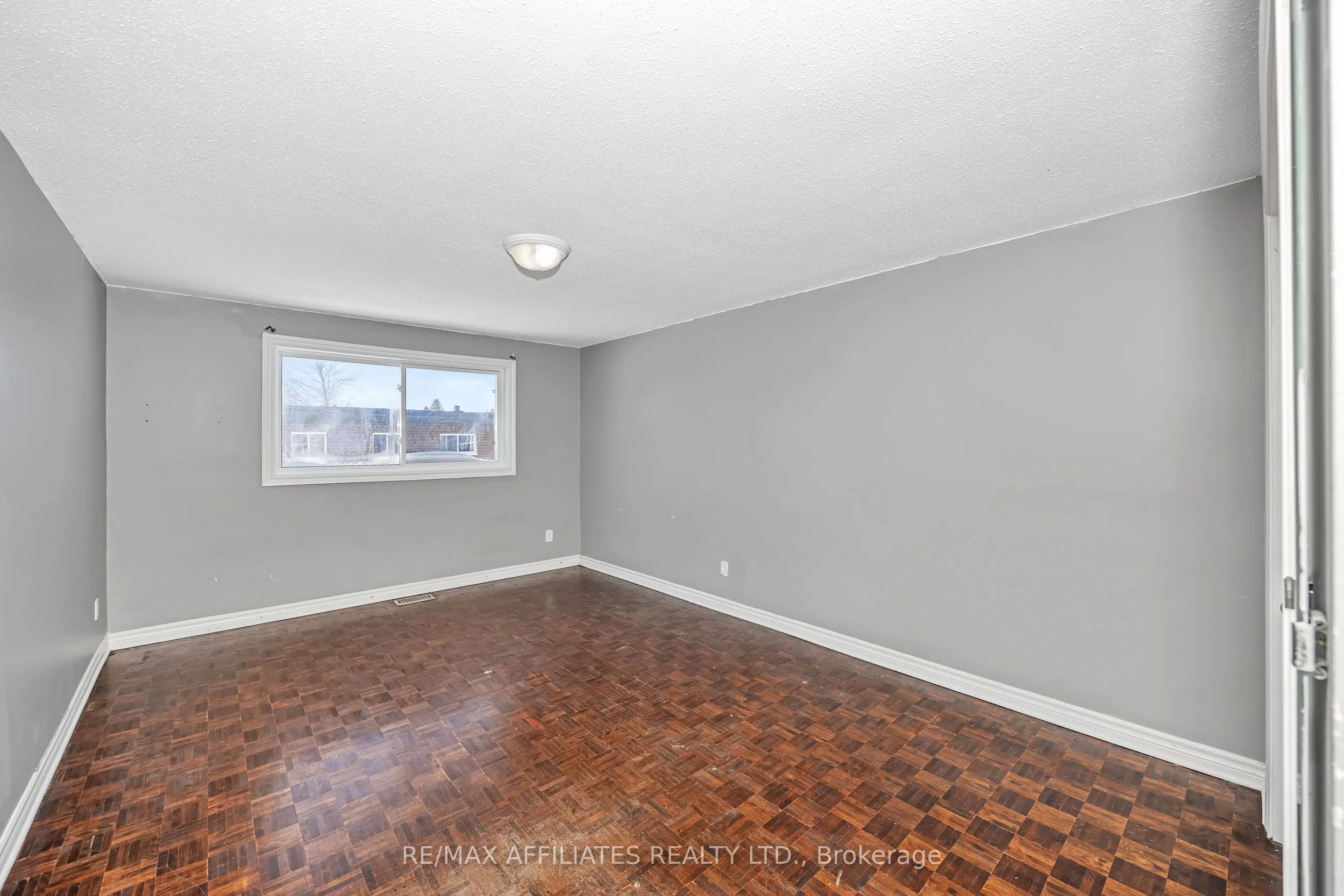 392 Garden Glen Private, #67