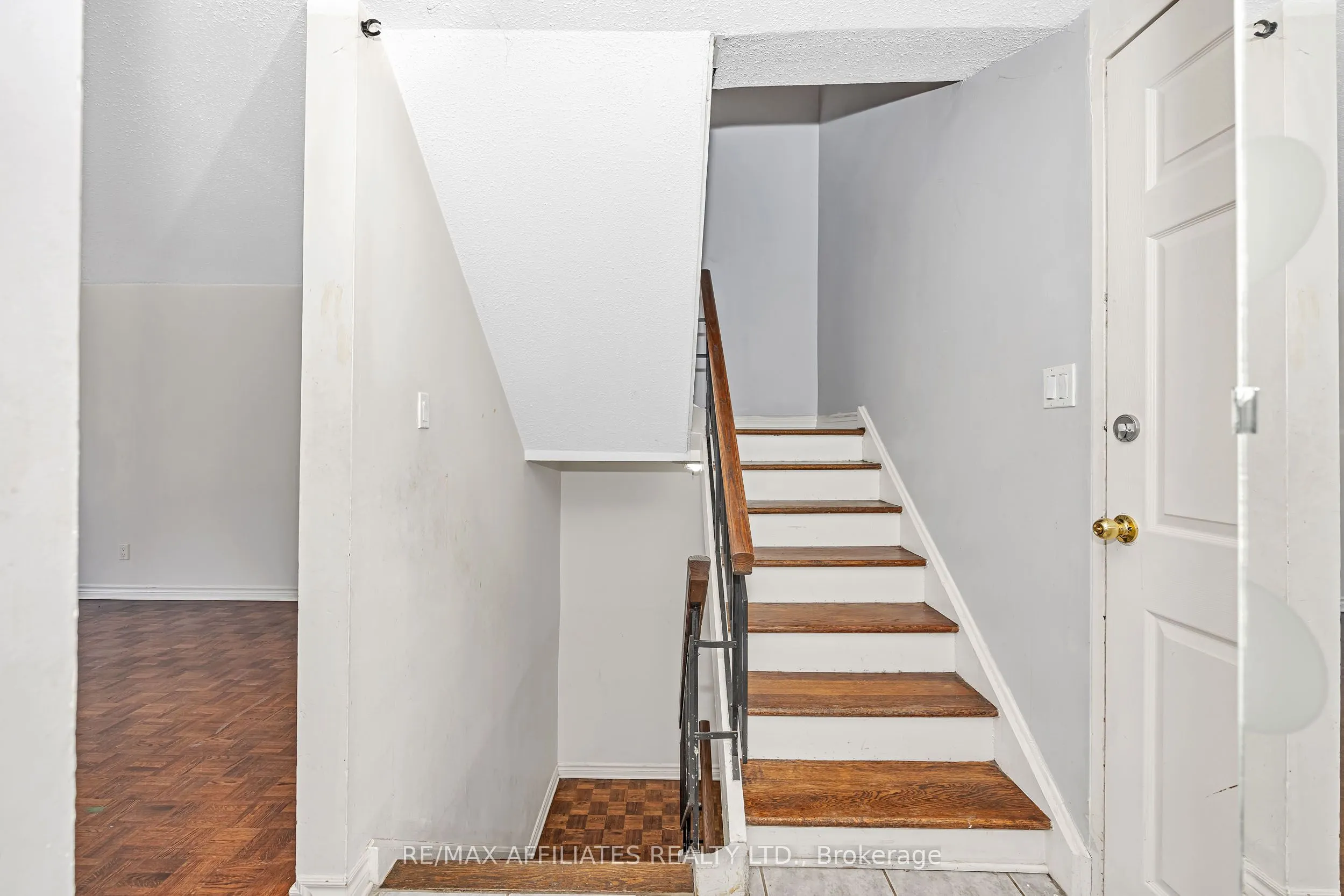 392 Garden Glen Private, #67