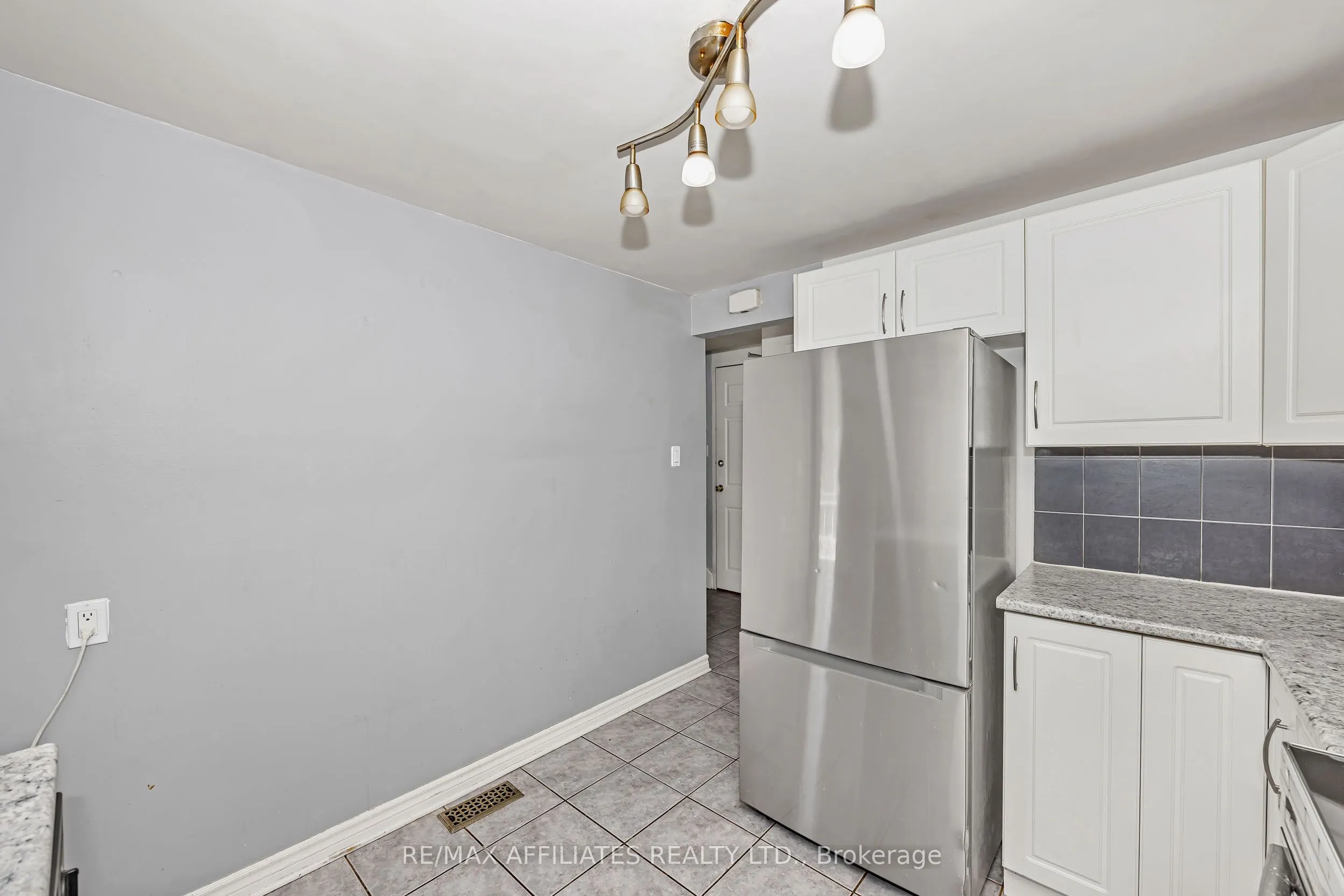 392 Garden Glen Private, #67
