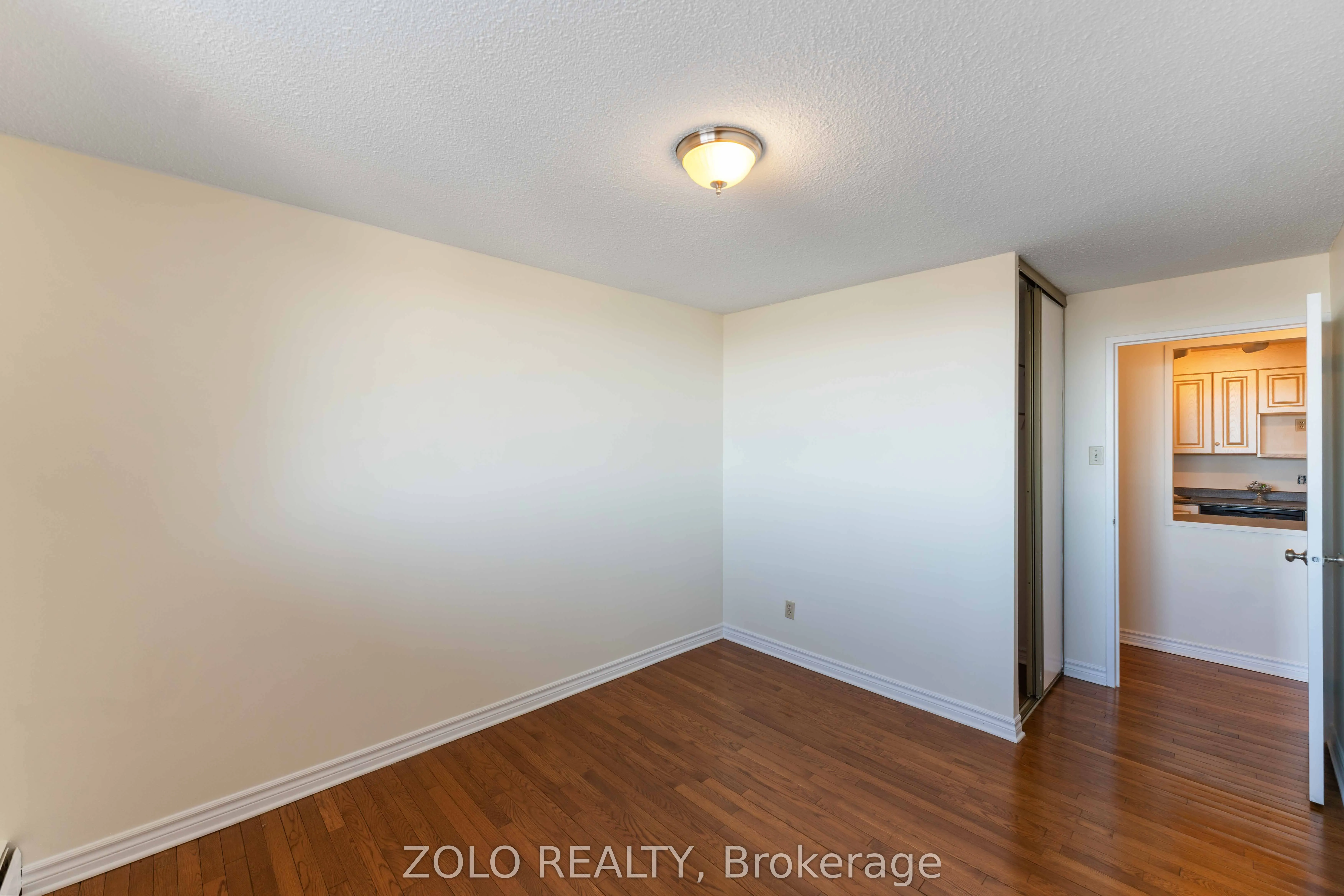 415 Greenview Avenue N, #201