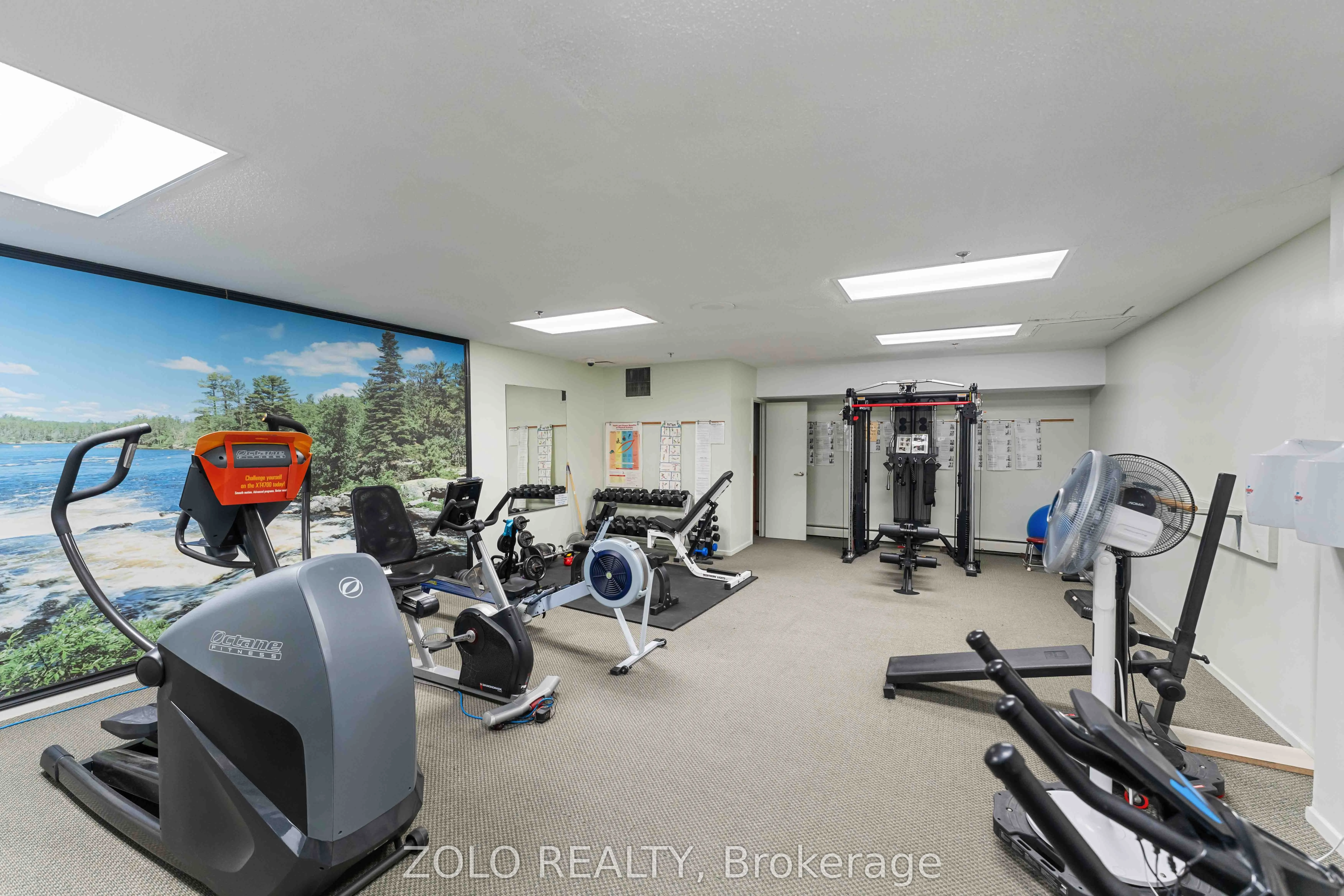 415 Greenview Avenue N, #201