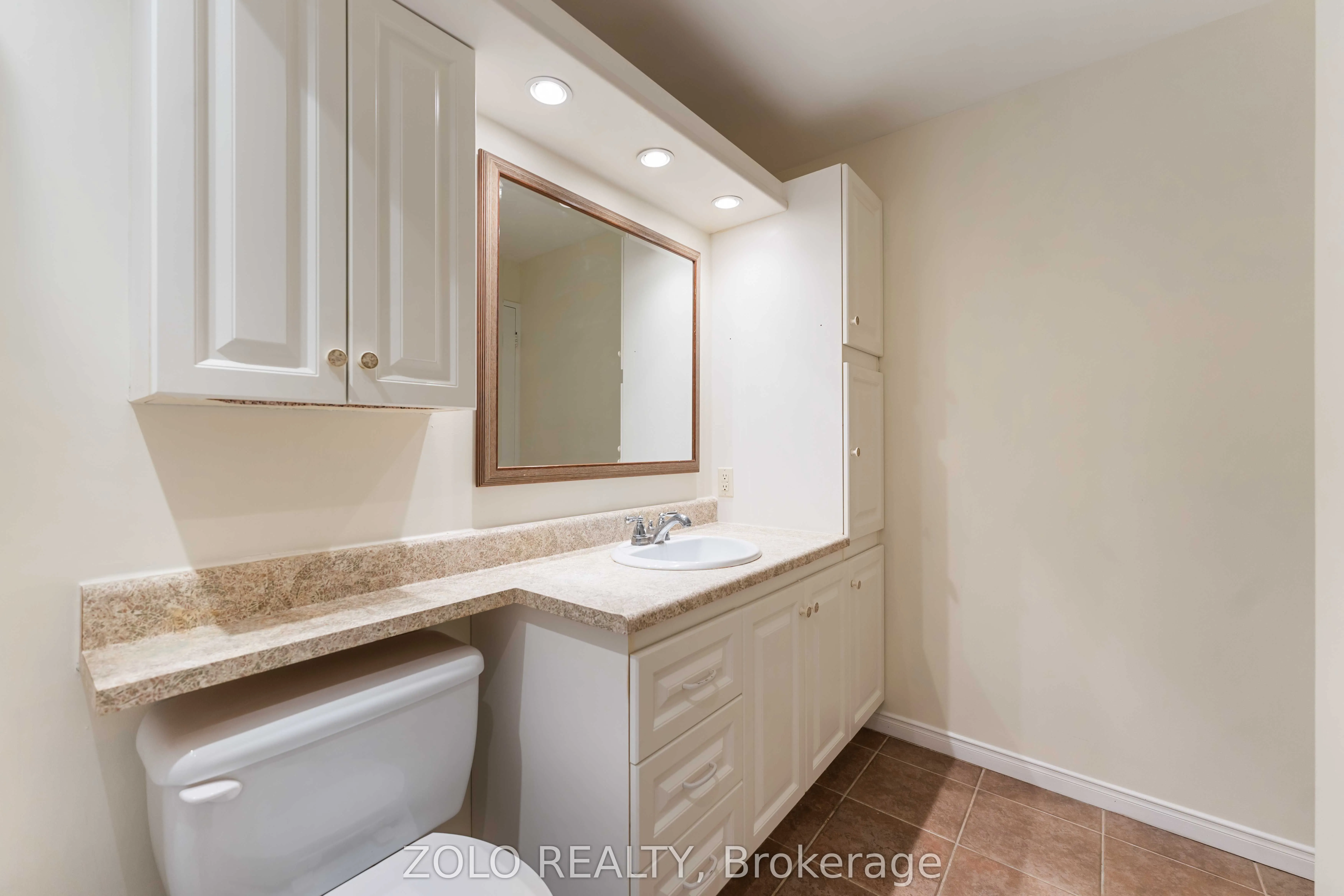 415 Greenview Avenue N, #201
