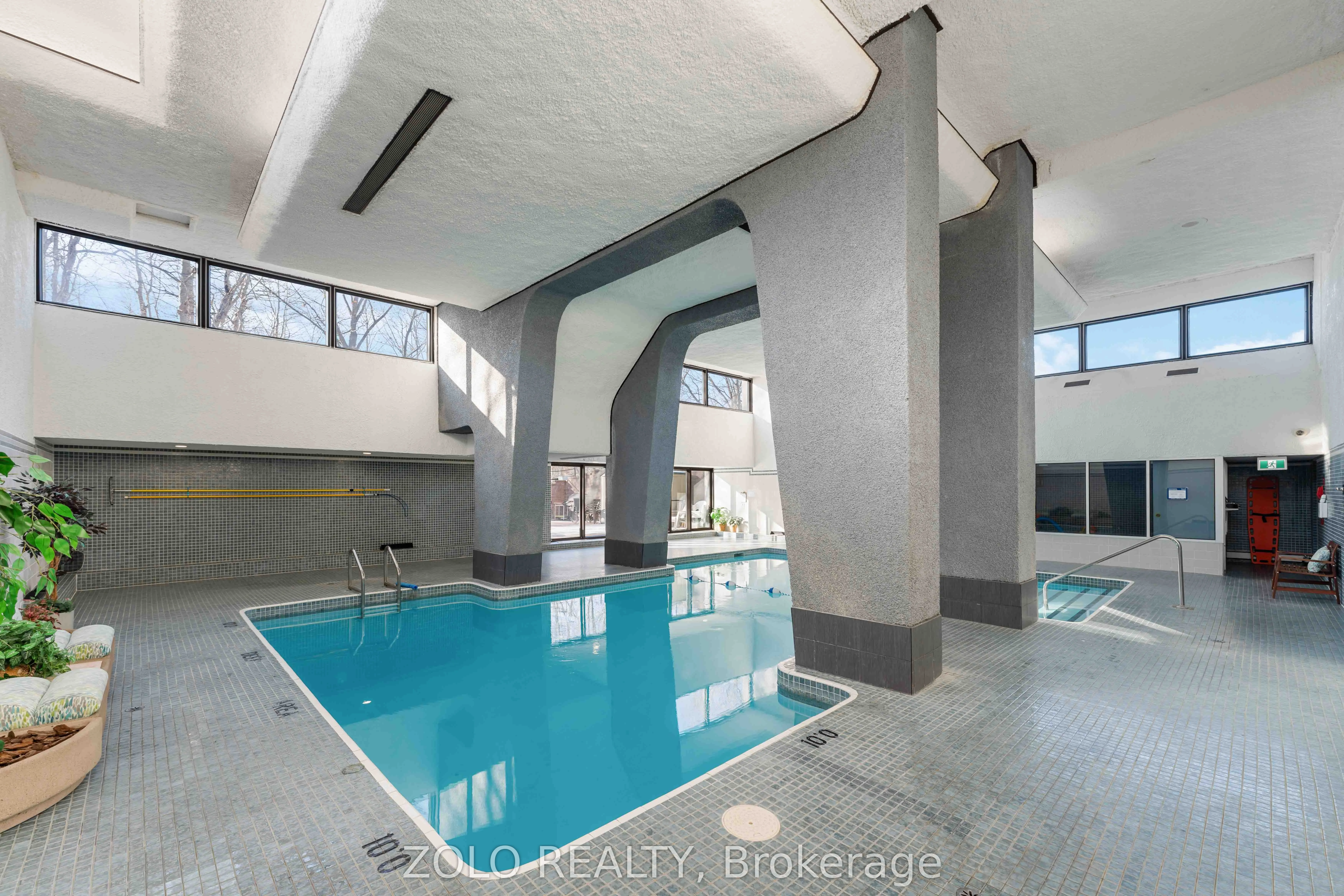 415 Greenview Avenue N, #201