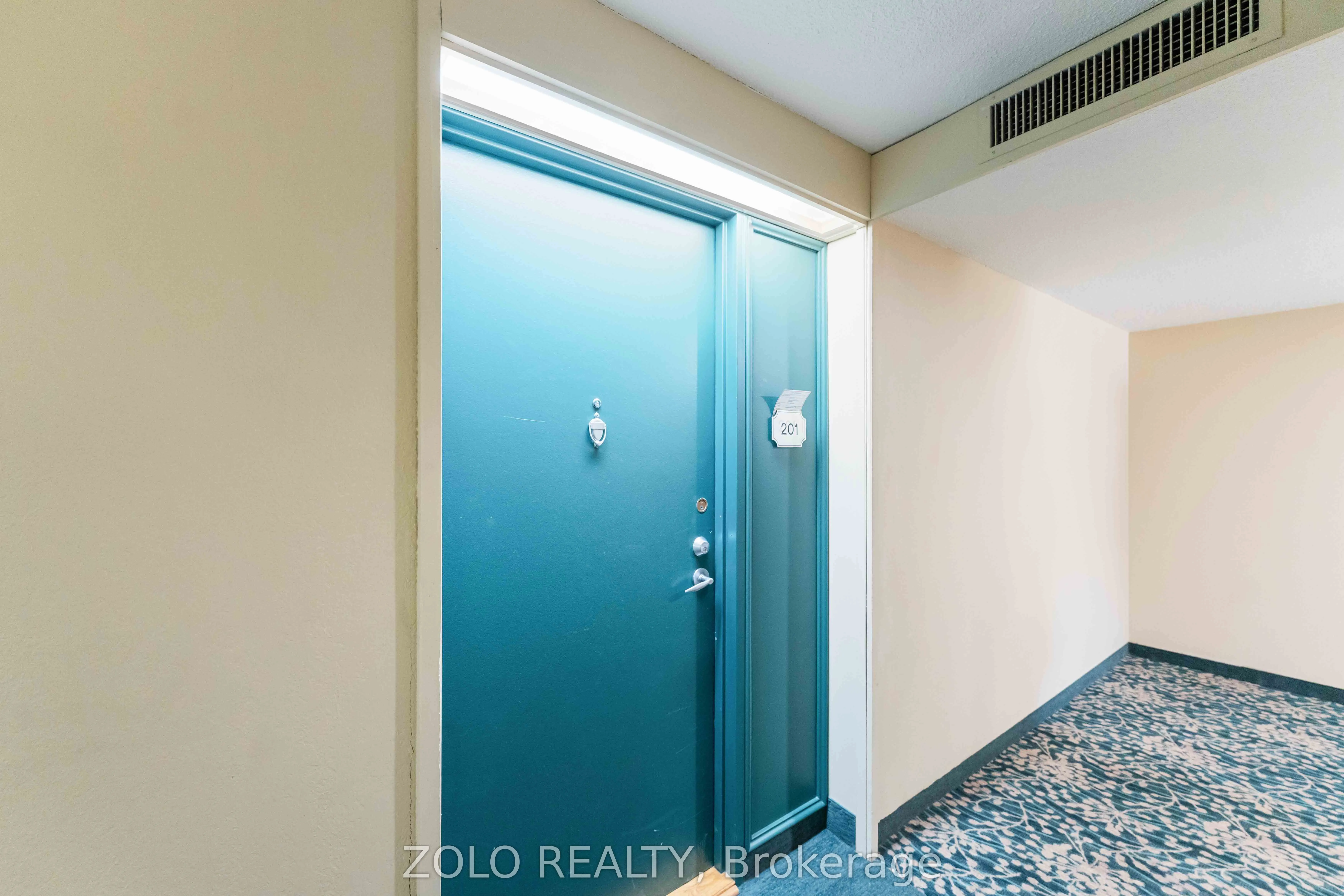 415 Greenview Avenue N, #201