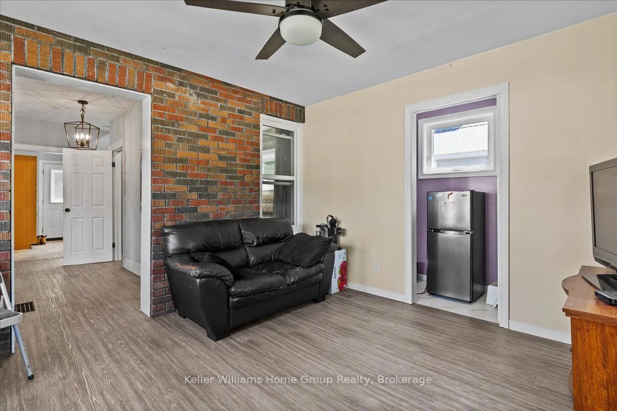 138 Frederick Street E