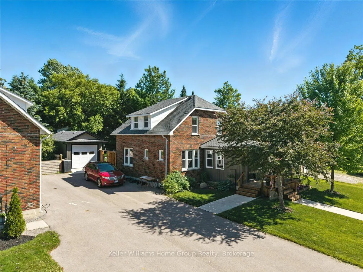 138 Frederick Street E