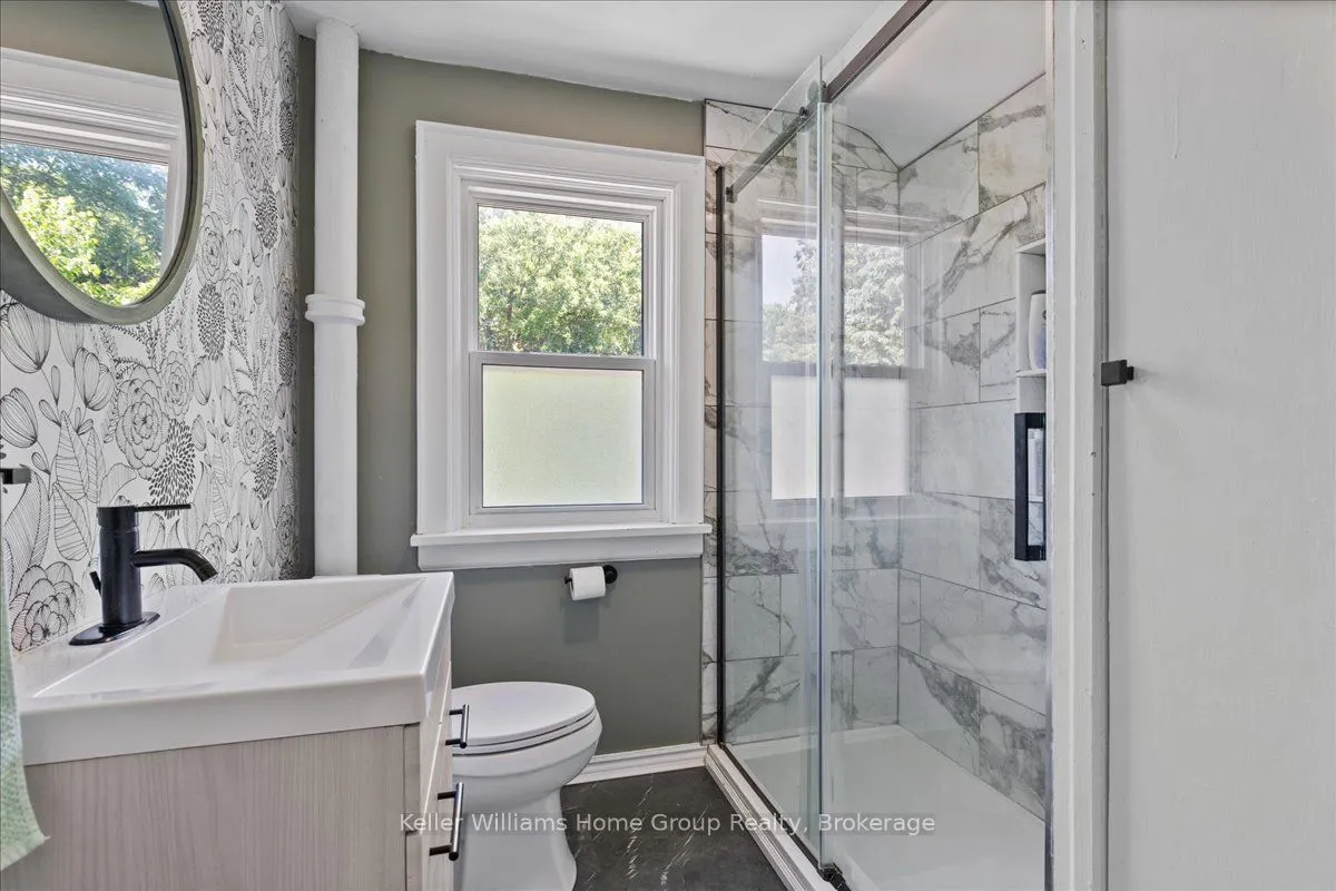 138 Frederick Street E