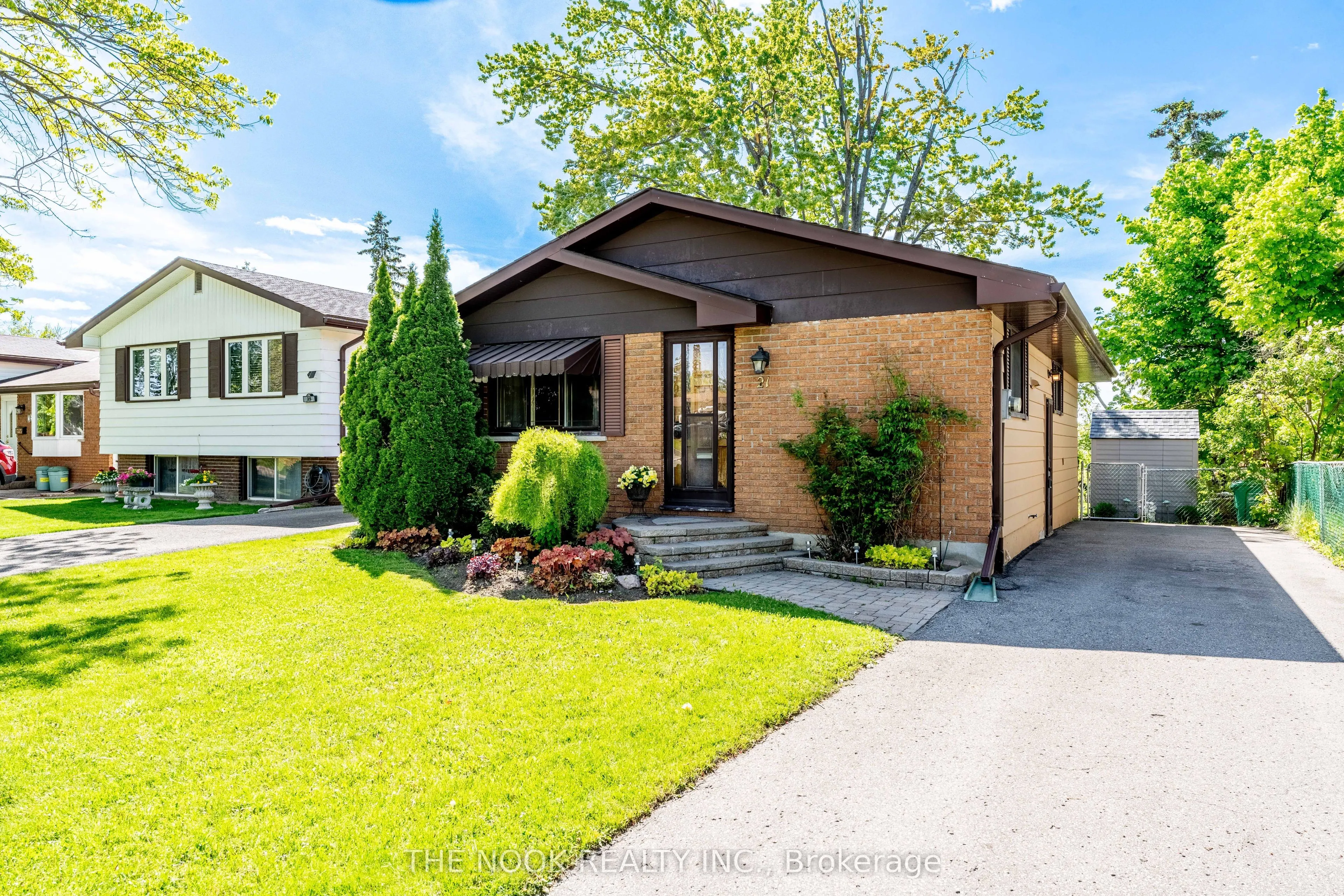 21 Rideau Crescent