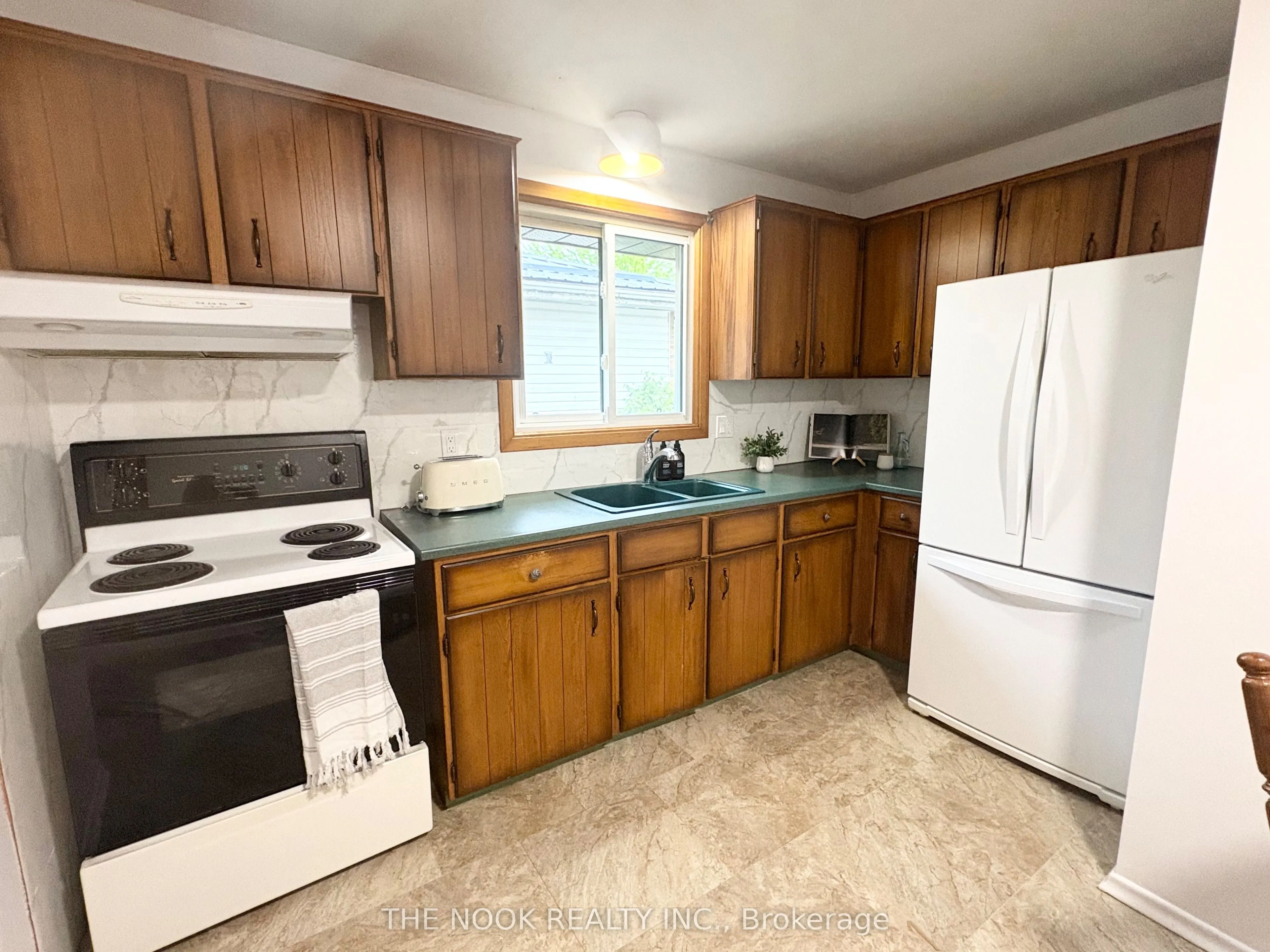 21 Rideau Crescent
