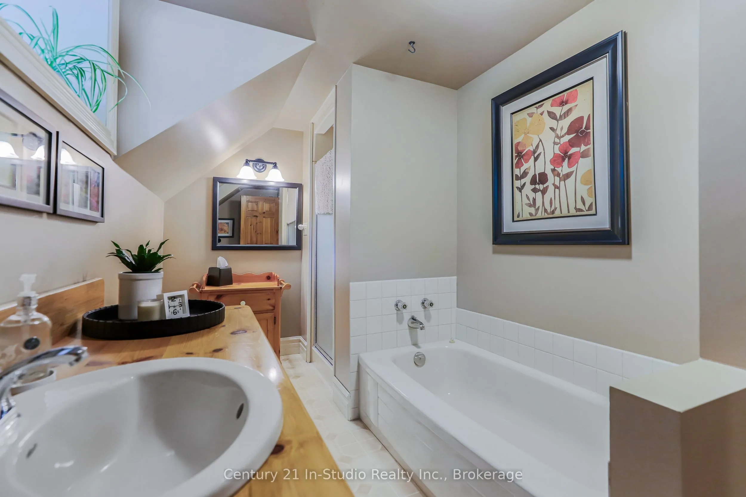 2268 8th Avenue W
