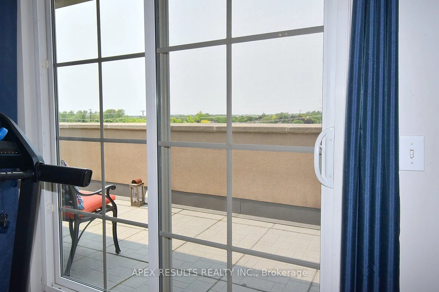 262 Dundas Street E, #406