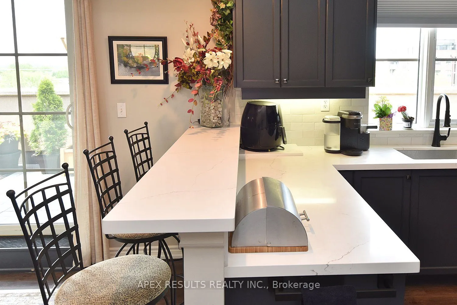 262 Dundas Street E, #406