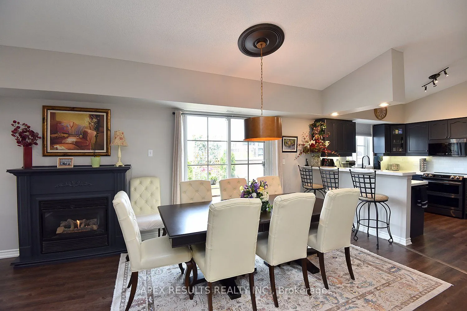 262 Dundas Street E, #406