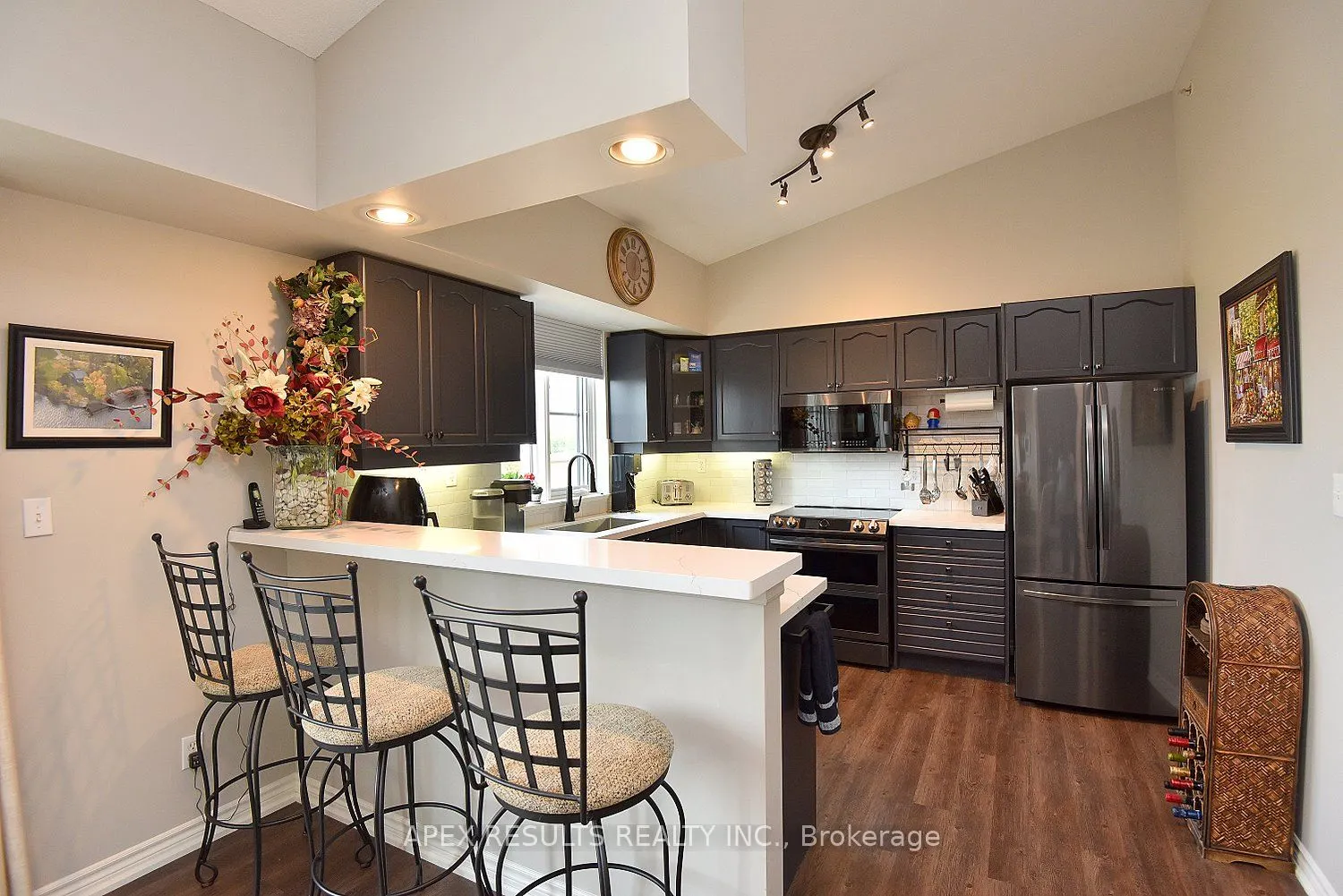 262 Dundas Street E, #406