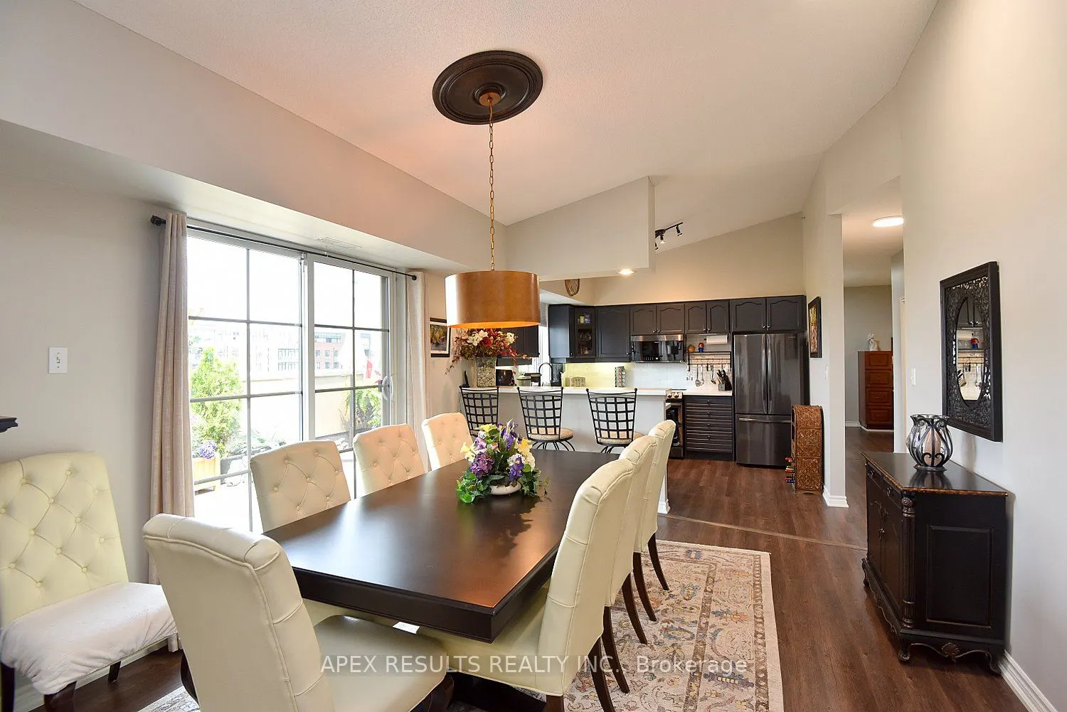 262 Dundas Street E, #406