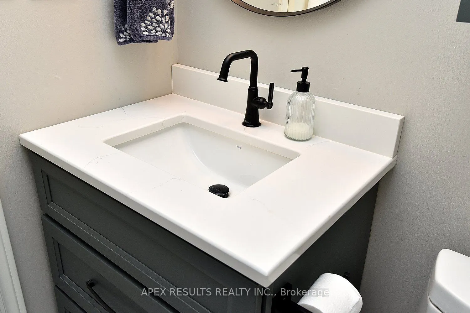 262 Dundas Street E, #406