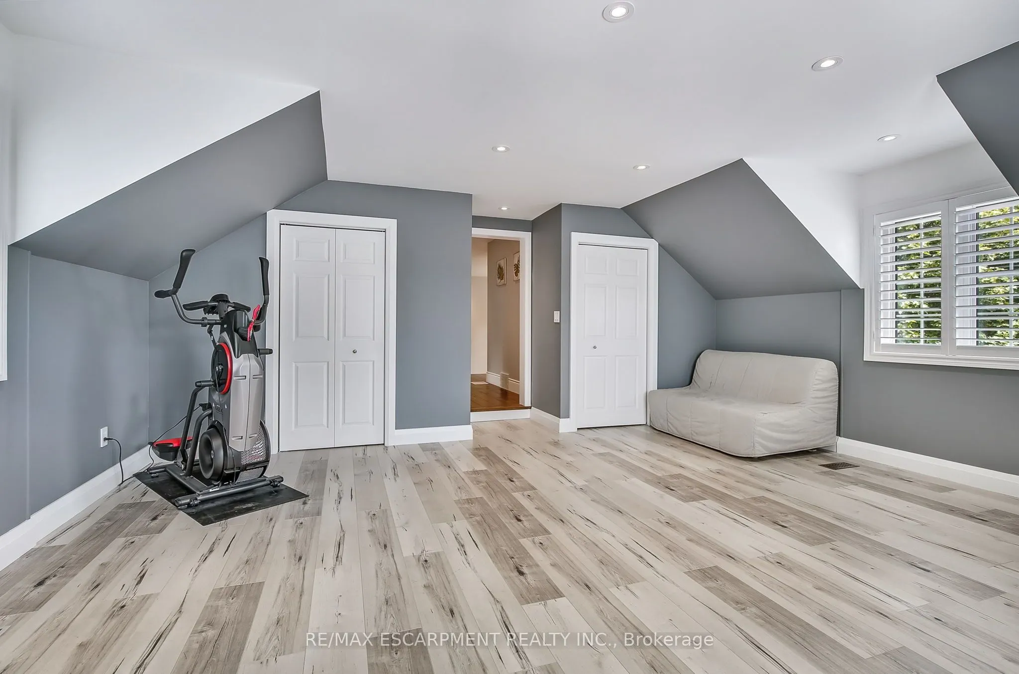 9 Valley Ridge Lane