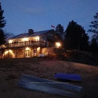 682 Long Lake Road
