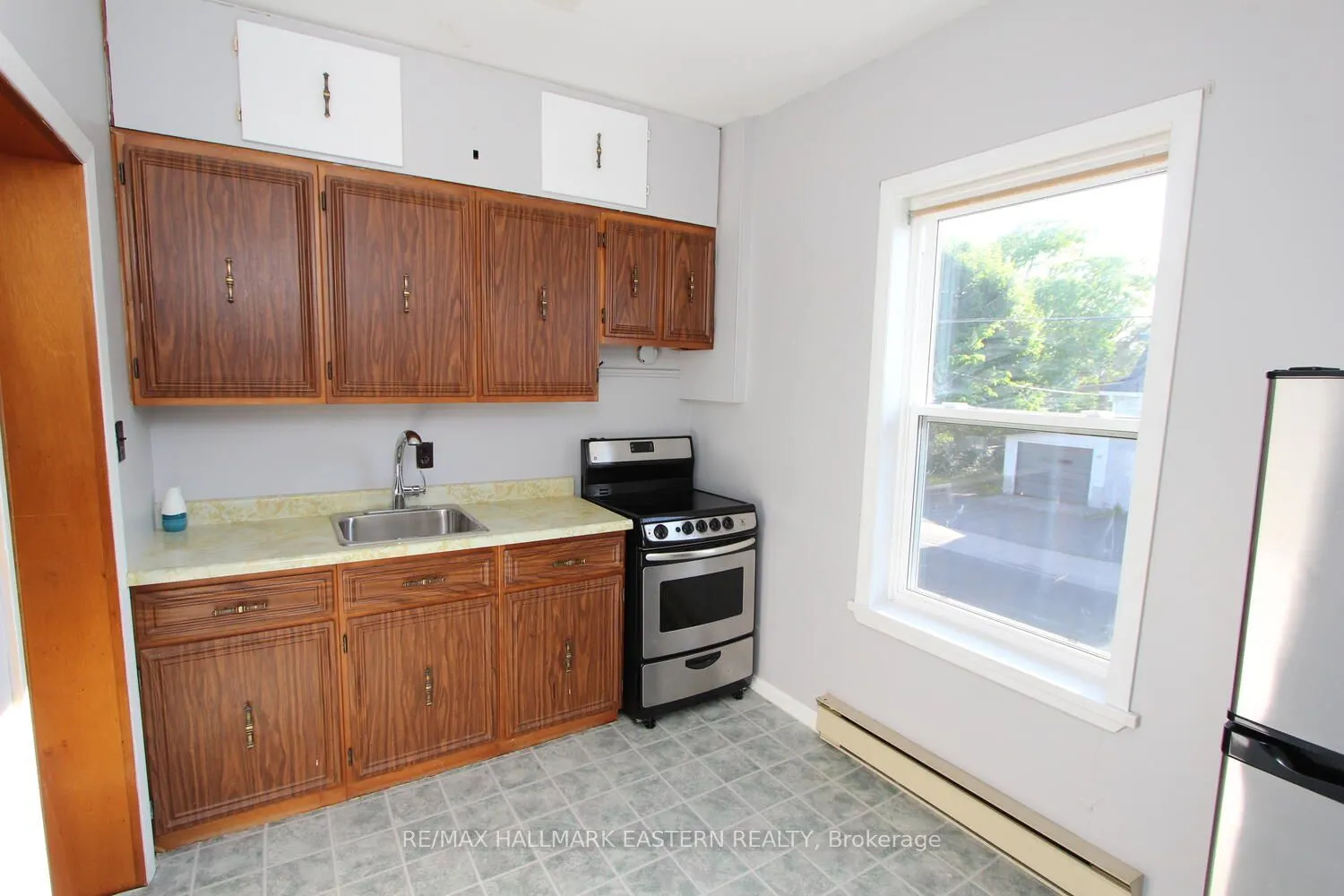67 Front Street S