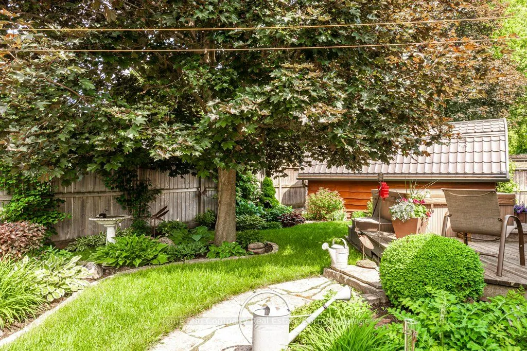 28 Burritt Street